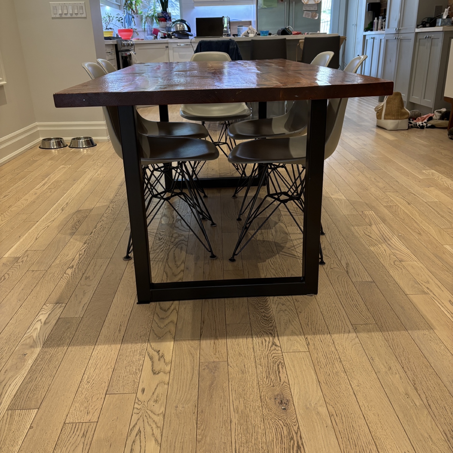 Gorgeous Design Republic Quarter Sawn Pine Table, iron base - photo 3