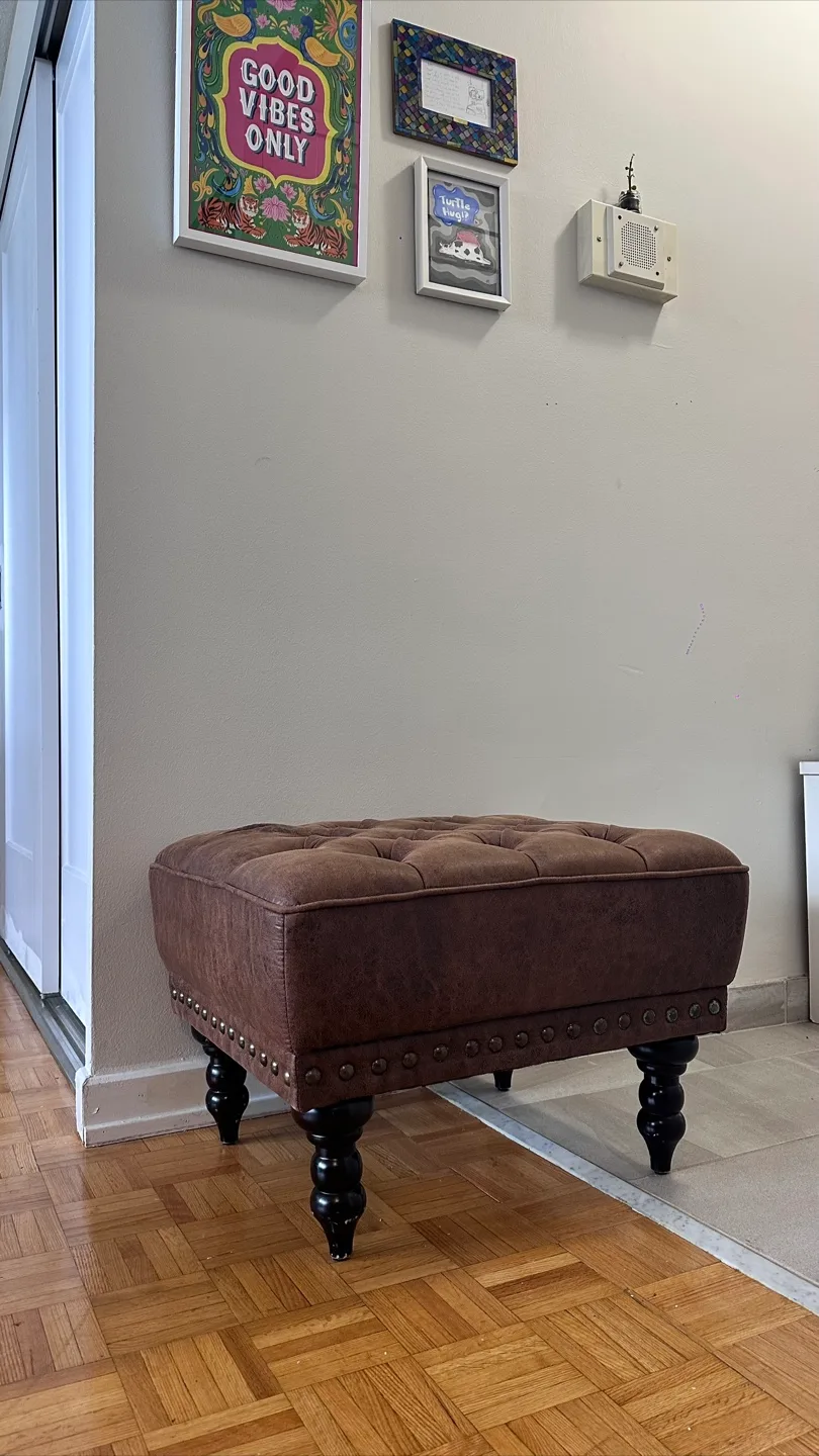 Brown Tufted Ottoman (73x51x40cm) image indicator(5)