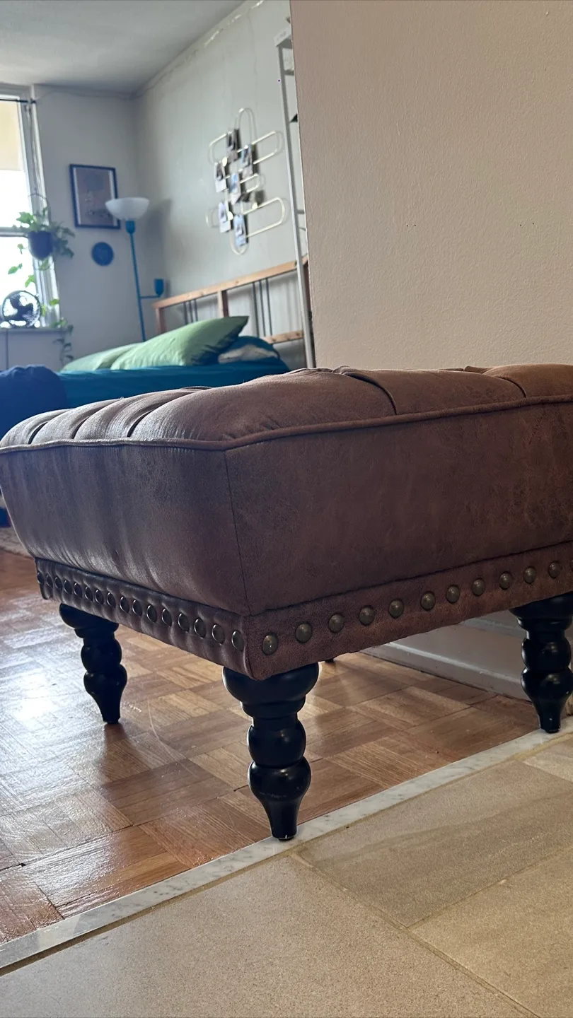Brown Tufted Ottoman (73x51x40cm) image indicator(2)