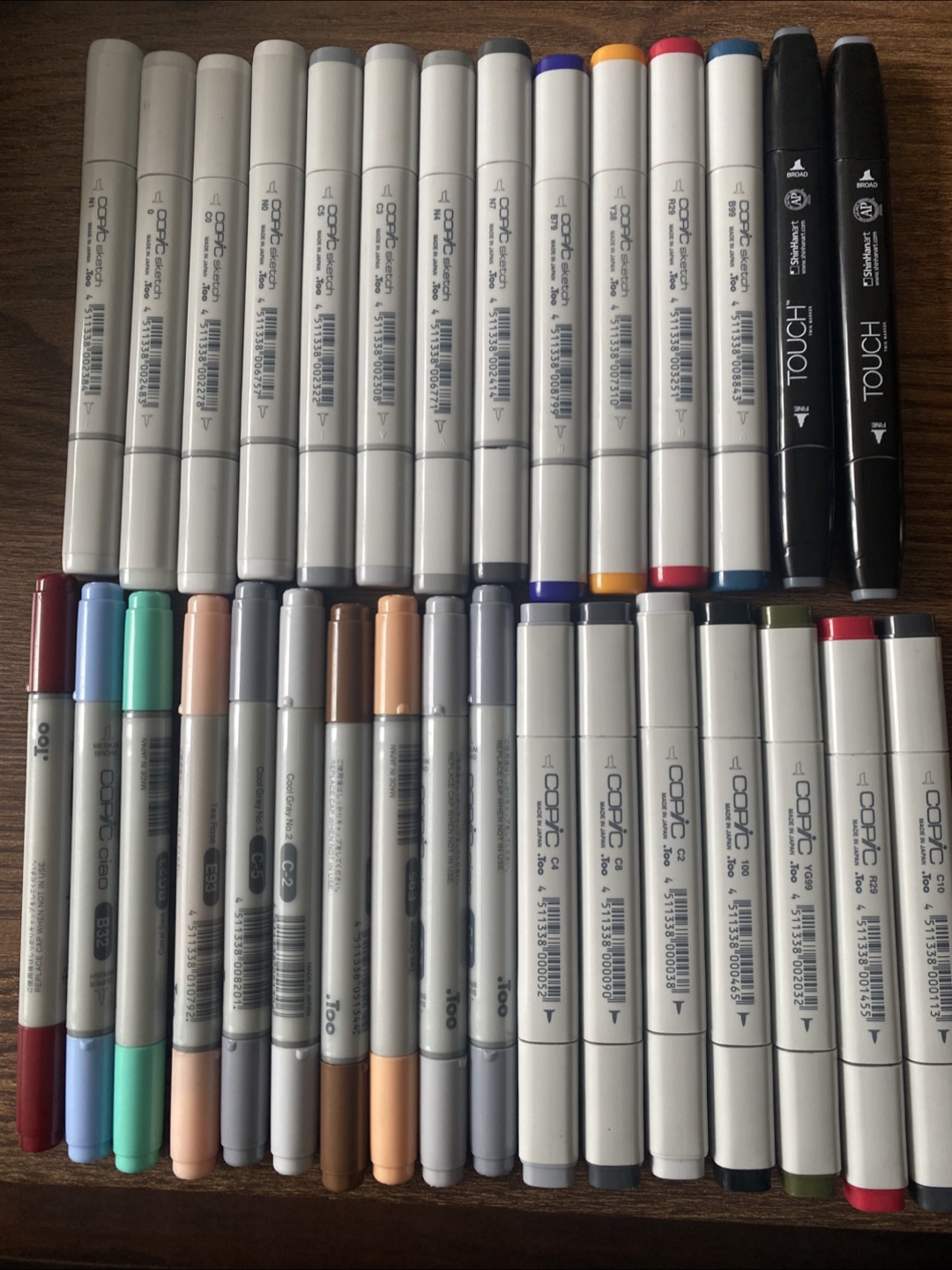 Copic Sketch Markers – 31 Assorted Colours+ Free pencel case