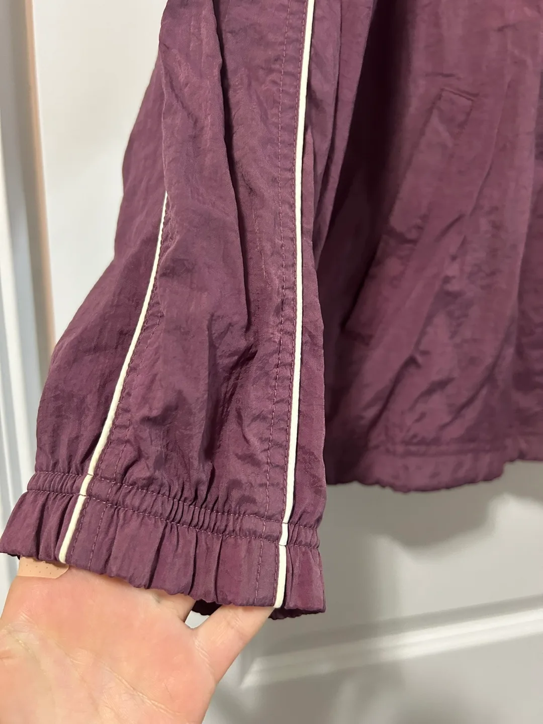 Men’s medium vintage Reebok windbreaker image indicator(2)