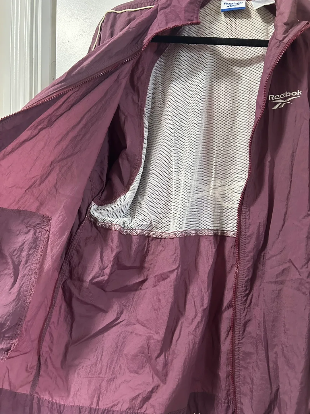 Men’s medium vintage Reebok windbreaker image indicator(7)