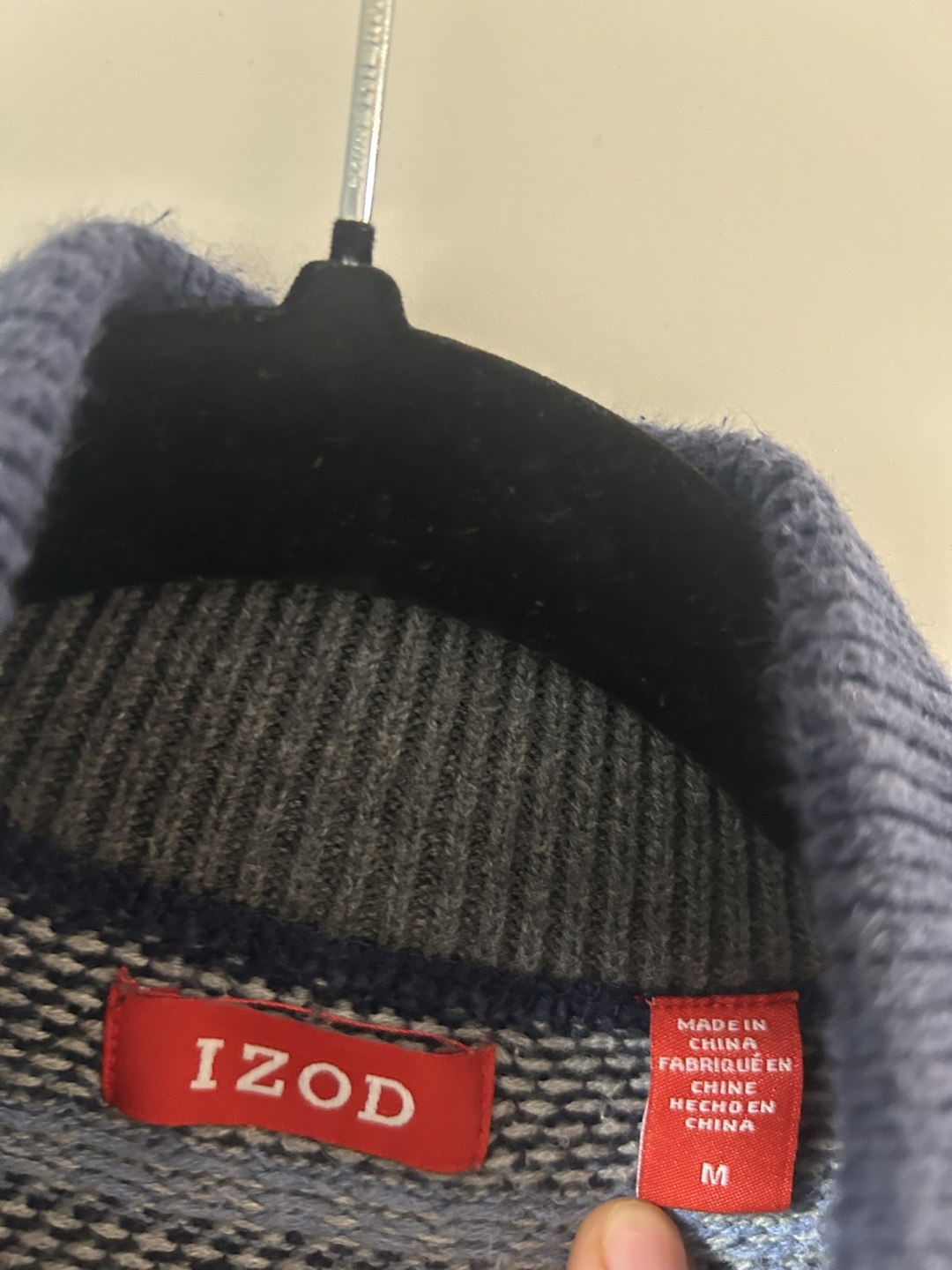 Men’s izod knit half zip size medium - photo 4