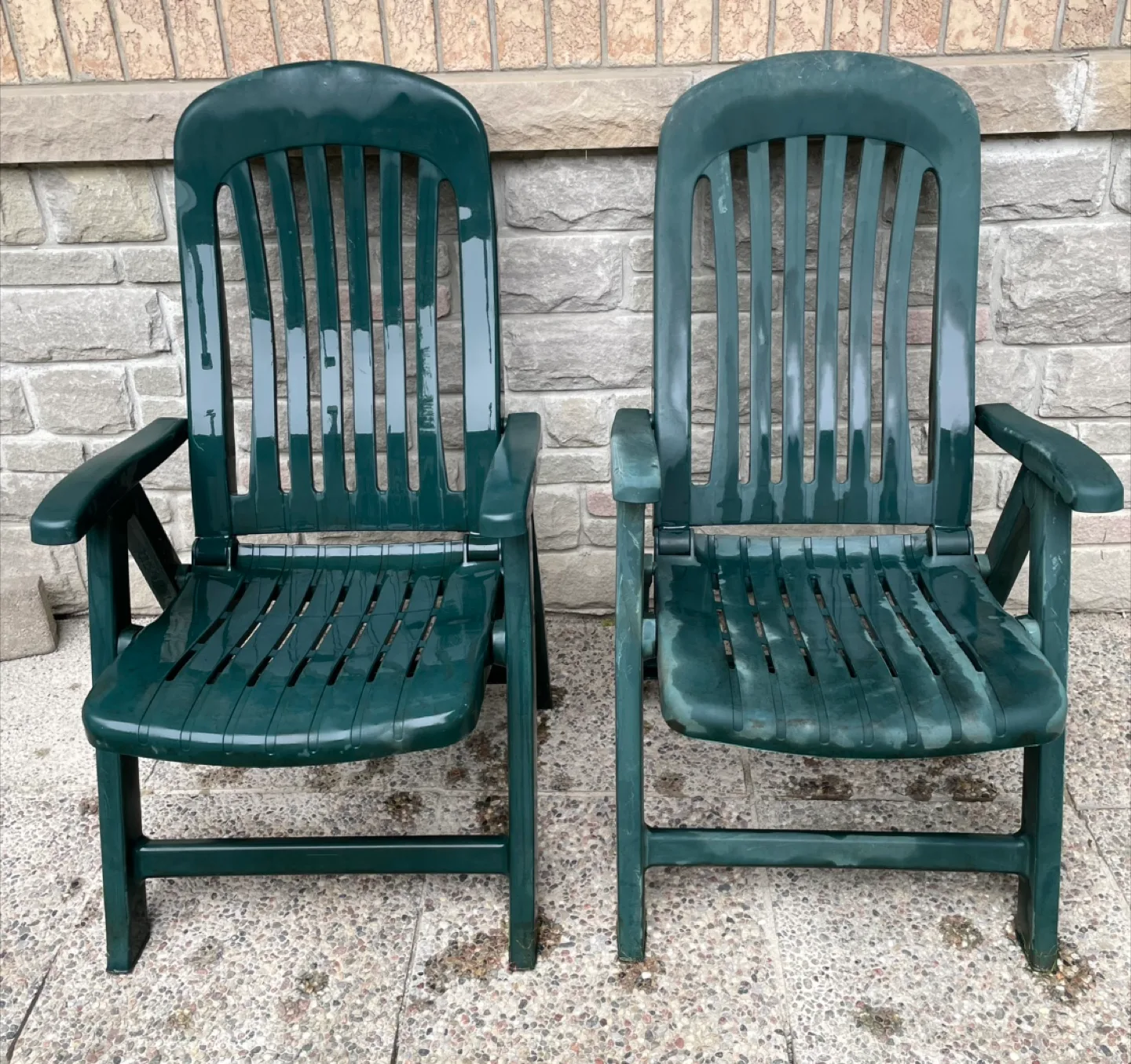 Set of 2 Hunter Green Adjustable Outdoor Plastic Chairs thumbnail