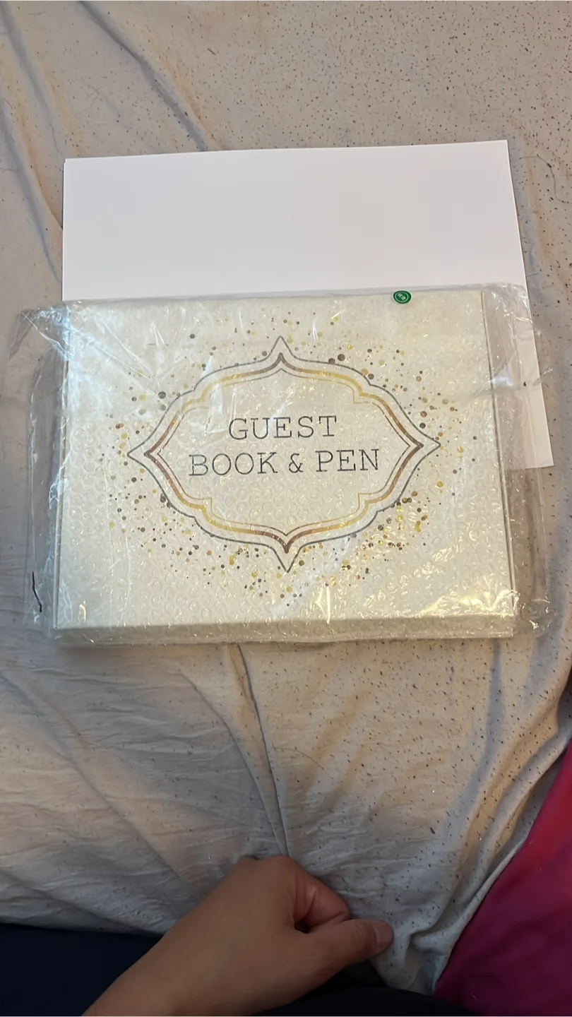Gold Guest Book with Pen - New thumbnail