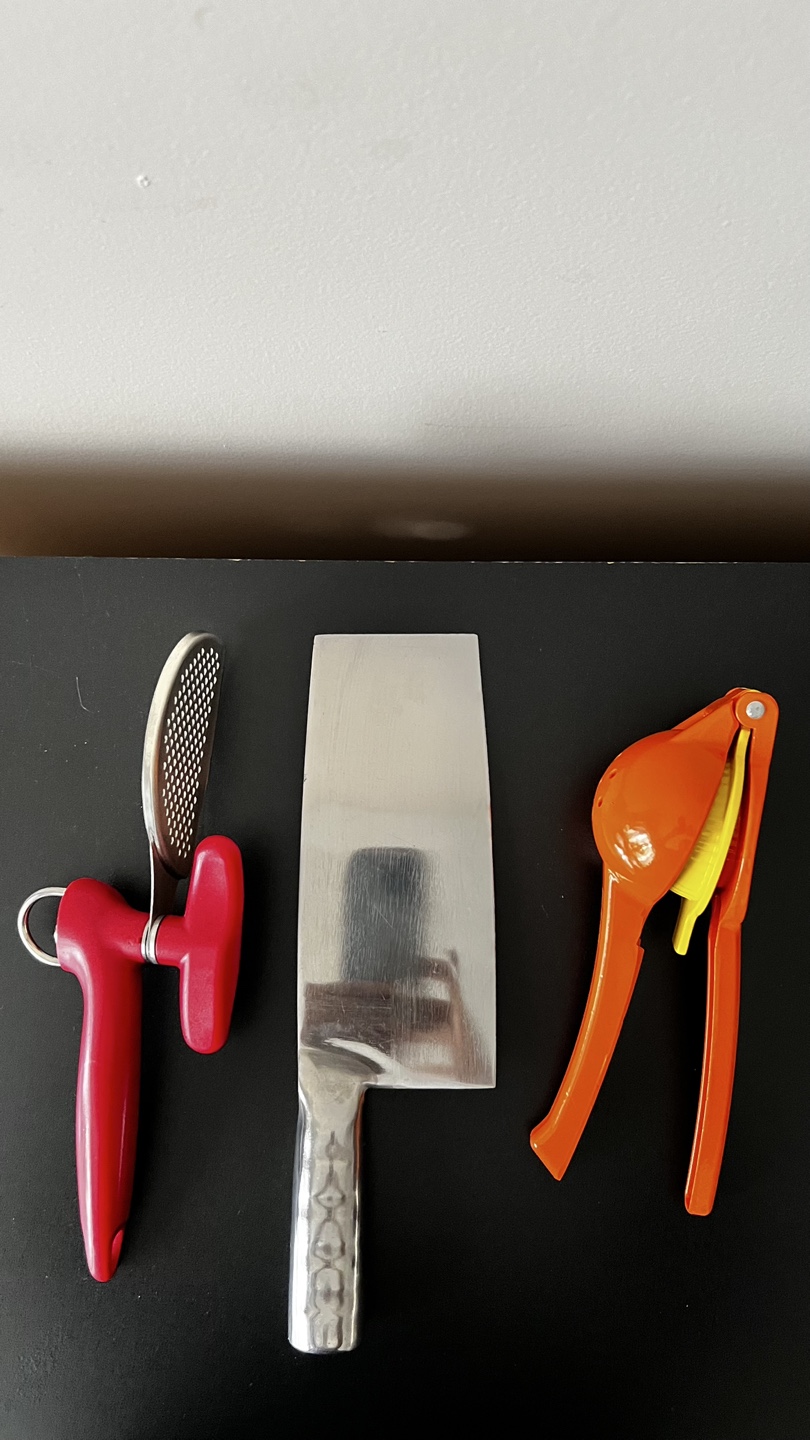 Kitchen Gadget Set: Garlic Press, Cleaver, Citrus Juicer - photo 2