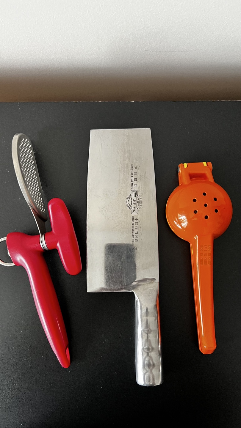 Kitchen Gadget Set: Garlic Press, Cleaver, Citrus Juicer