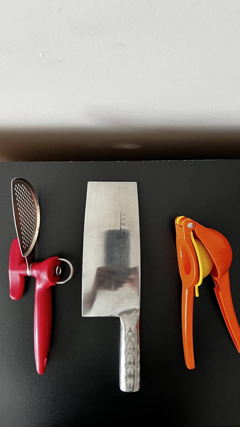 Kitchen Gadget Set: Garlic Press, Cleaver, Citrus Juicer - photo 5