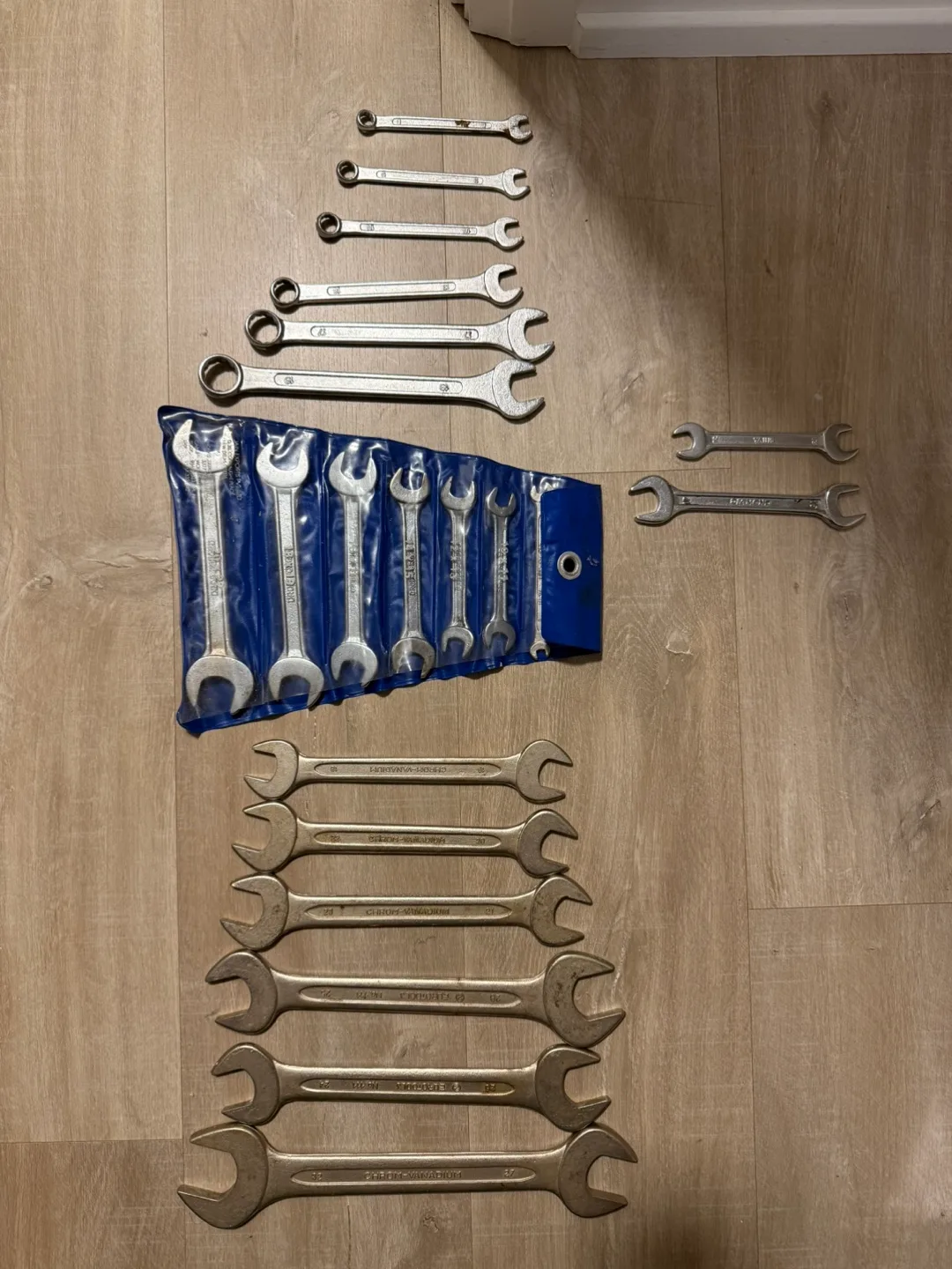 Assorted Wrenches - Various Sizes - 21 pieces thumbnail