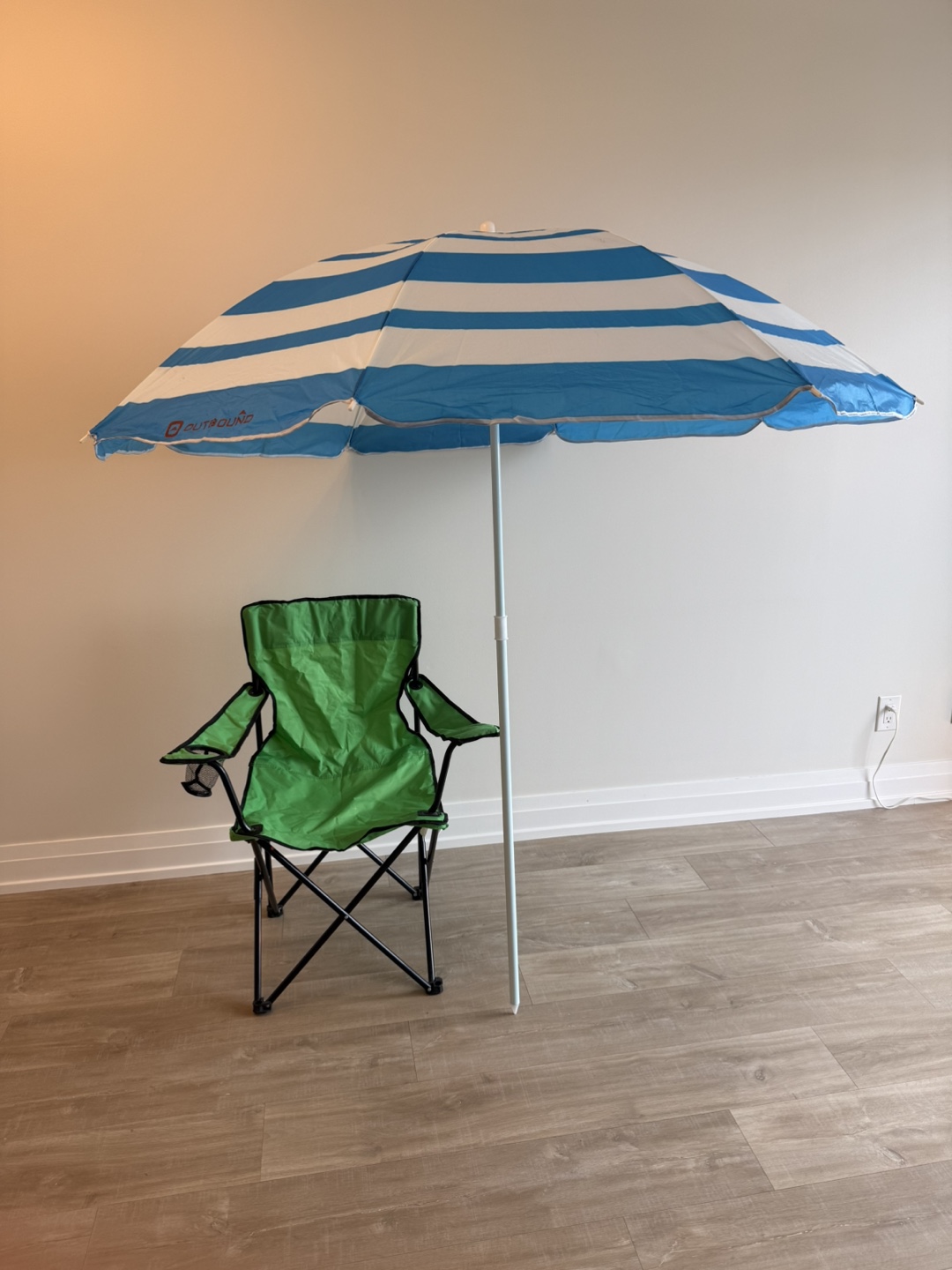 Colorful beach Chair with cup holder + Outbound Umbrella