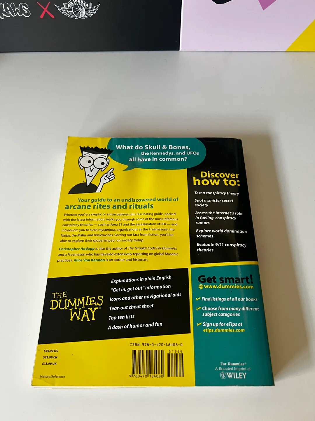 Conspiracy Theories & Secret Societies For Dummies image indicator(2)