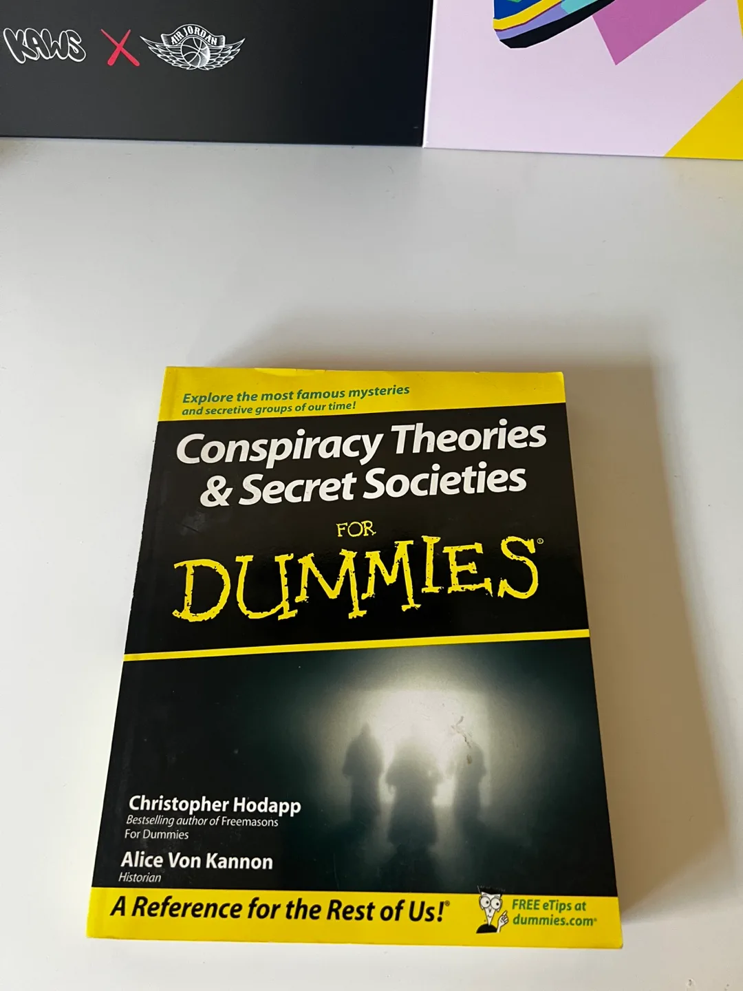 Conspiracy Theories & Secret Societies For Dummies thumbnail