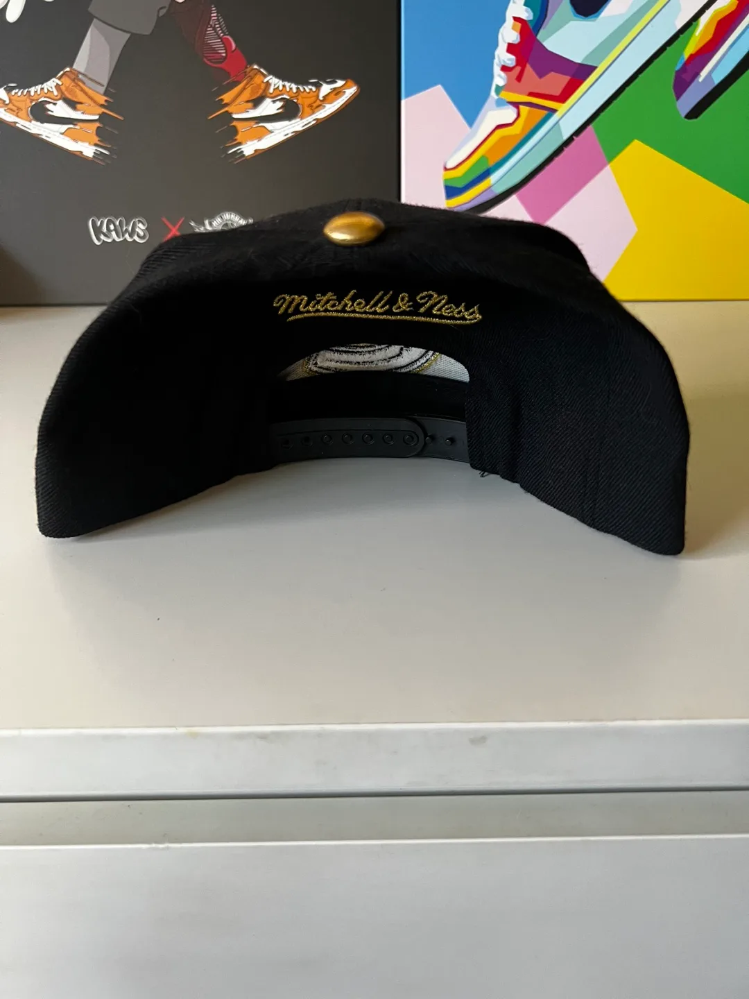 Mitchell & Ness Vancouver Canucks Snapback image indicator(2)