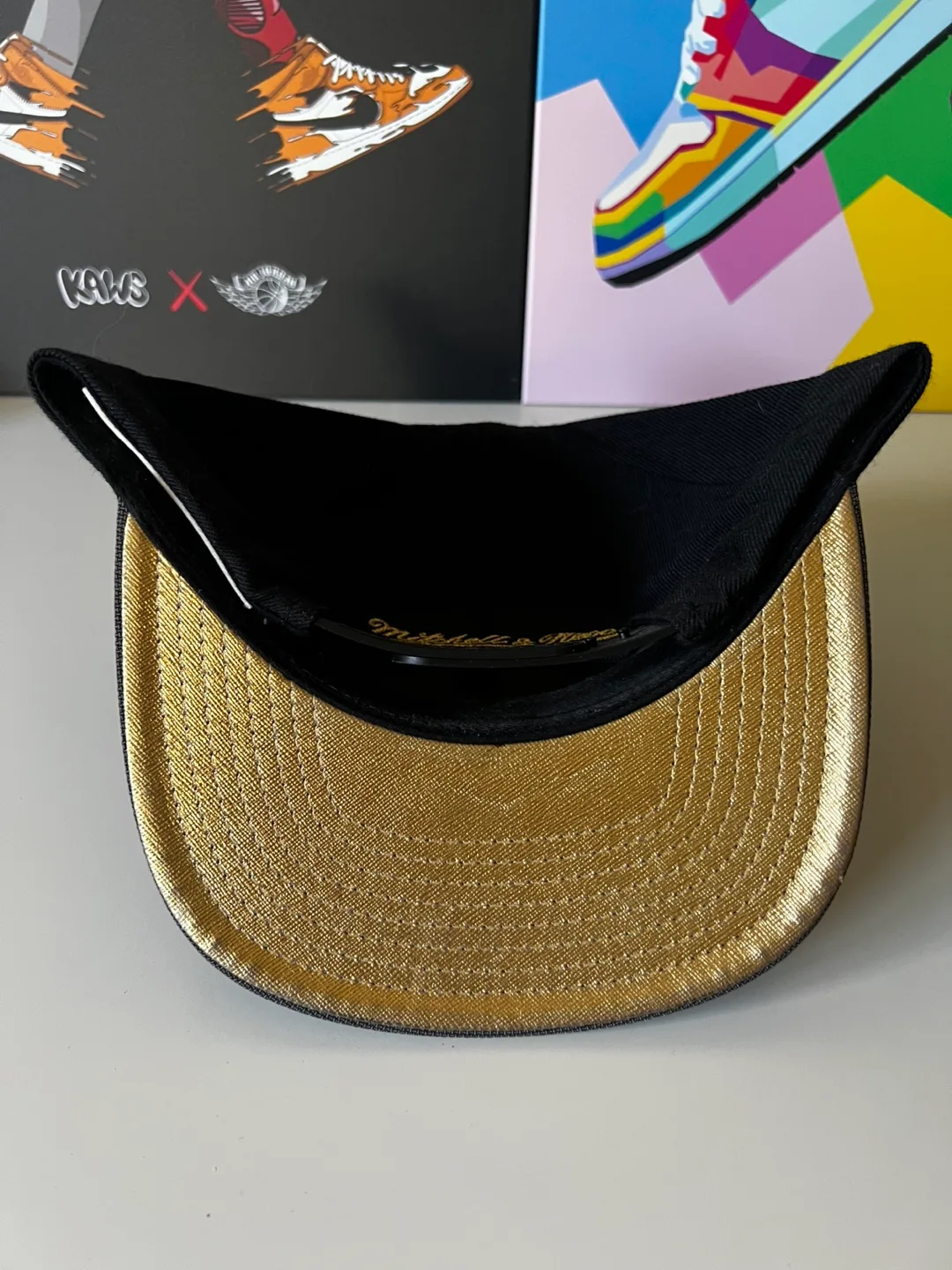 Mitchell & Ness Vancouver Canucks Snapback image indicator(3)