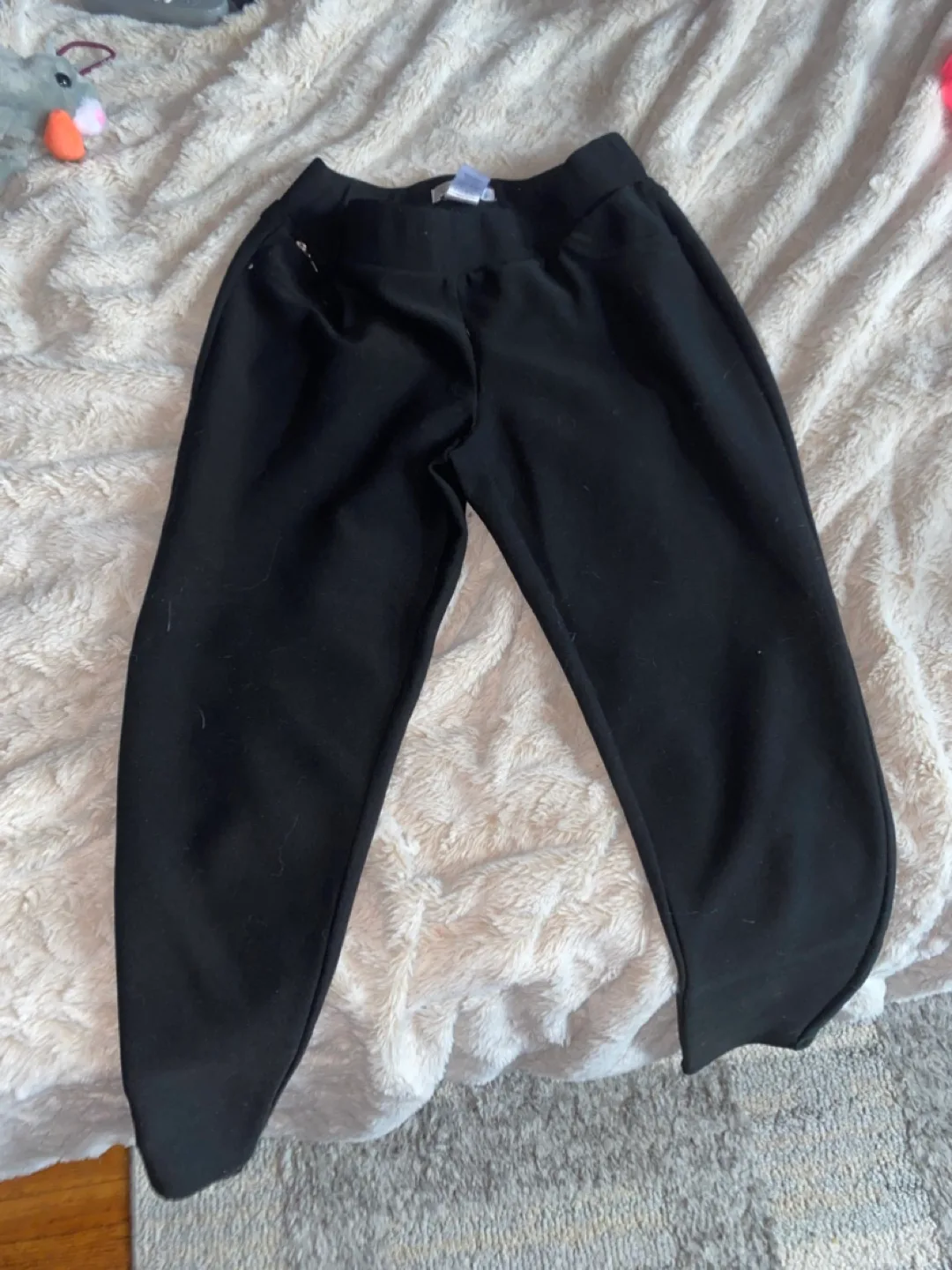 Black Pants thumbnail