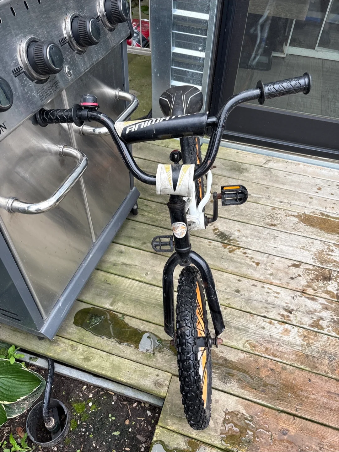 Giant Animator Kids Bike - Great Condition! image indicator(3)