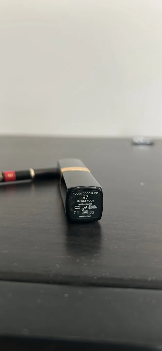 Chanel Le Crayon Lèvres & Rouge Coco Shine image indicator(2)