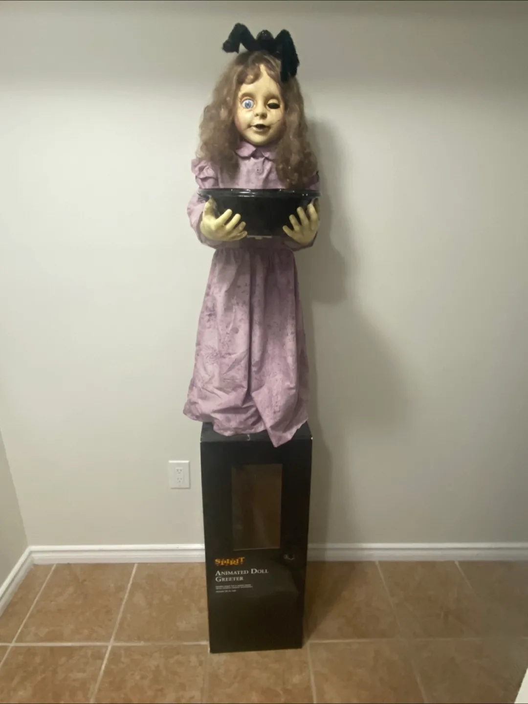 Halloween Animated Doll Greeter (Motion Detected Jumpscare) thumbnail