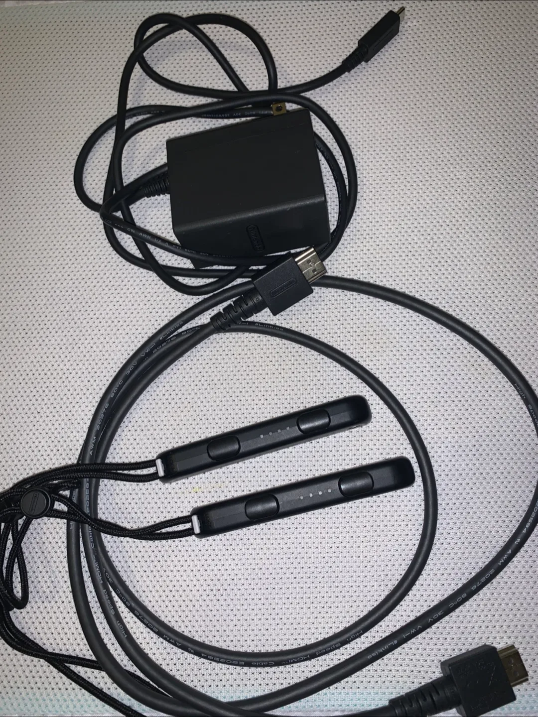 Nintendo Switch Great Condition + accessories image indicator(6)