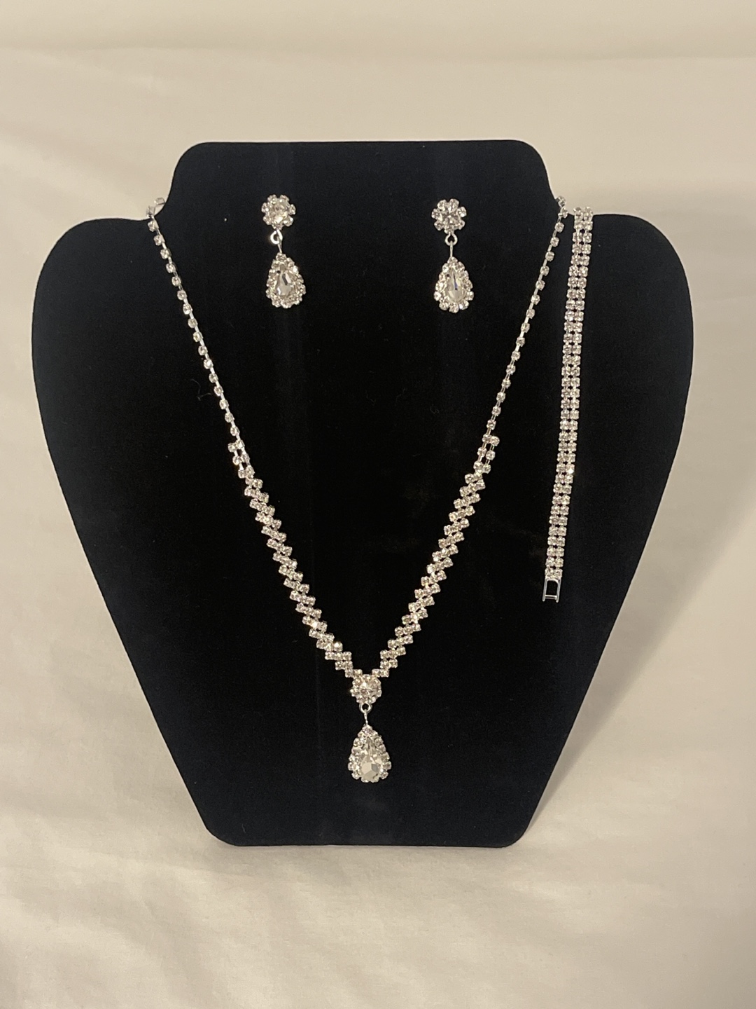Rhinestone Jewelry Set - Necklace, Bracelet, Earrings