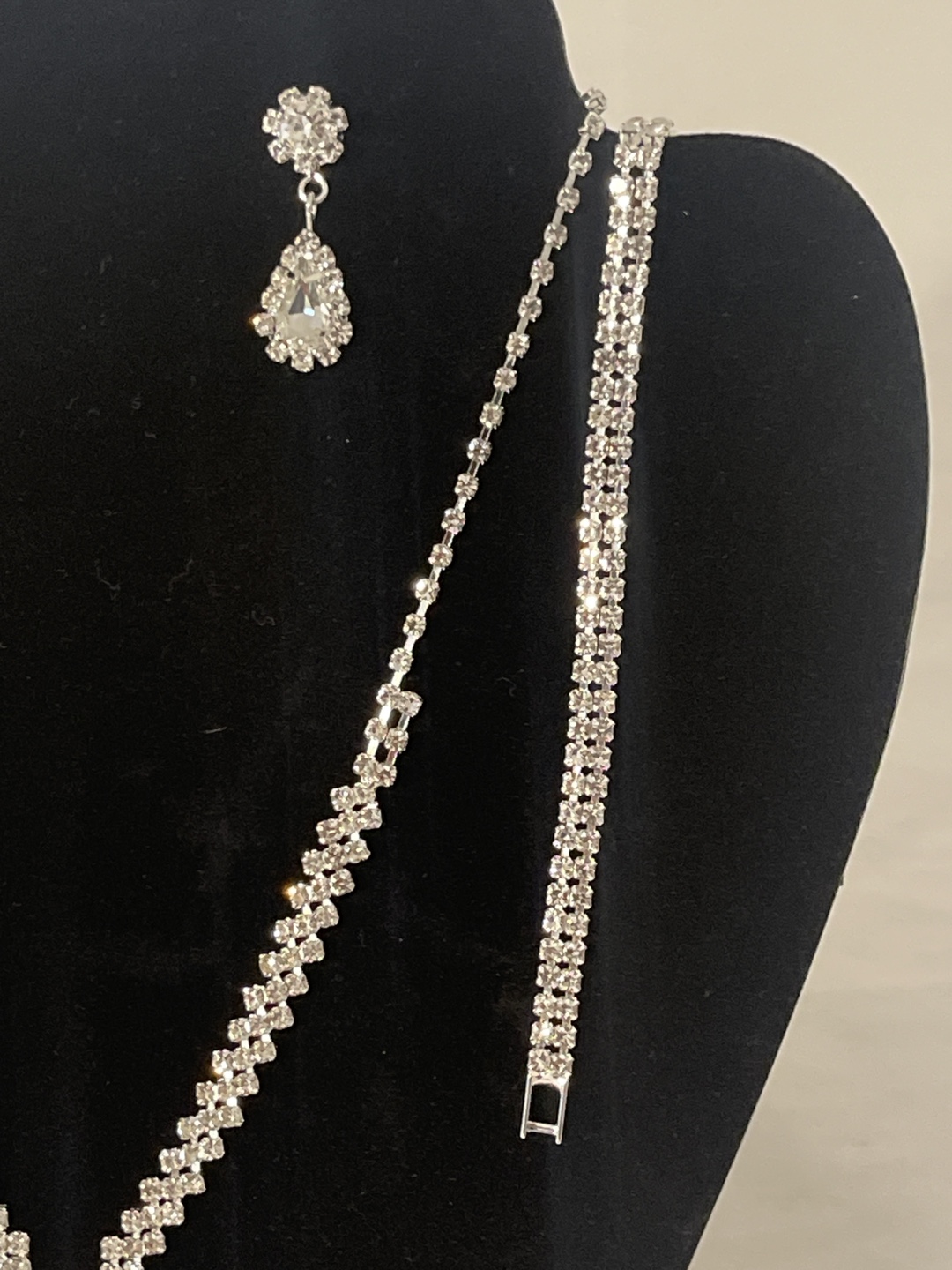 Rhinestone Jewelry Set - Necklace, Bracelet, Earrings - photo 4