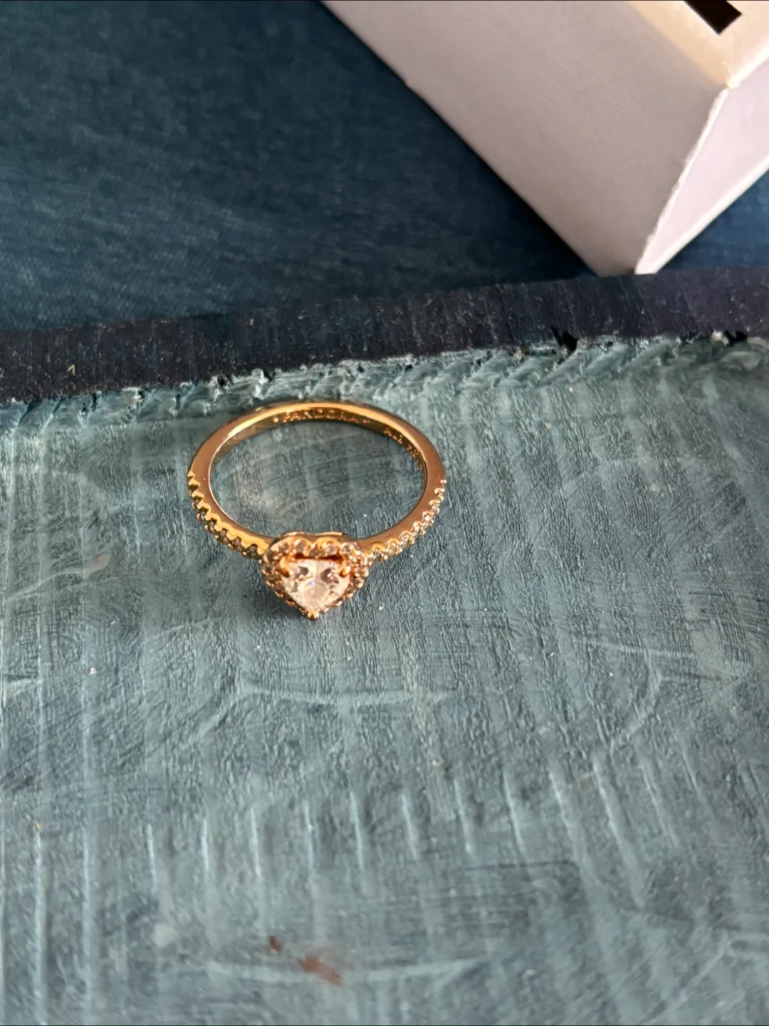 Pandora Rose Gold Heart Ring image indicator(3)