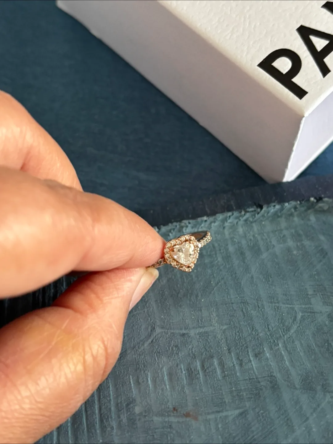 Pandora Rose Gold Heart Ring image indicator(4)