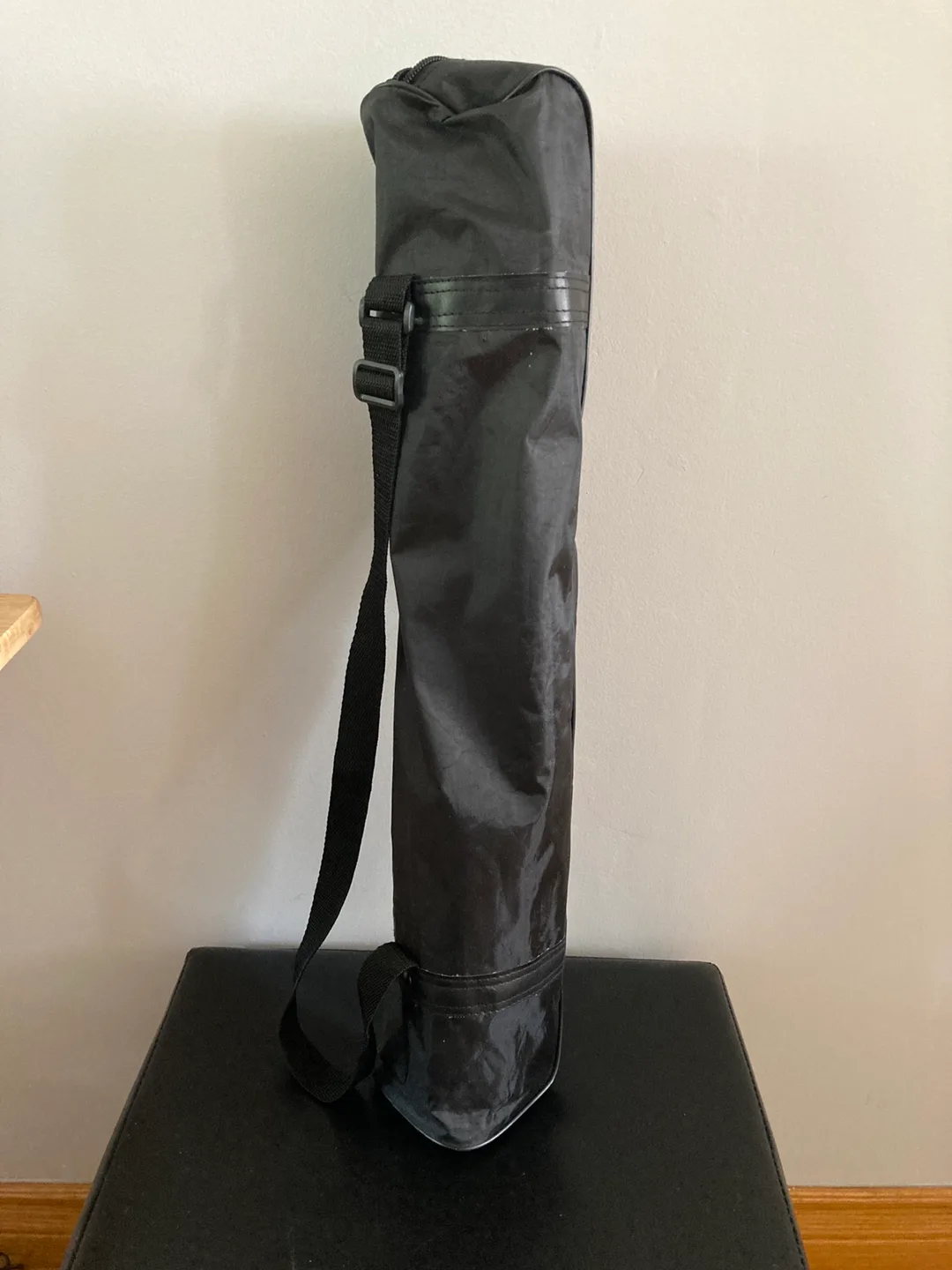 Camera Tripod with Carrying Case image indicator(5)