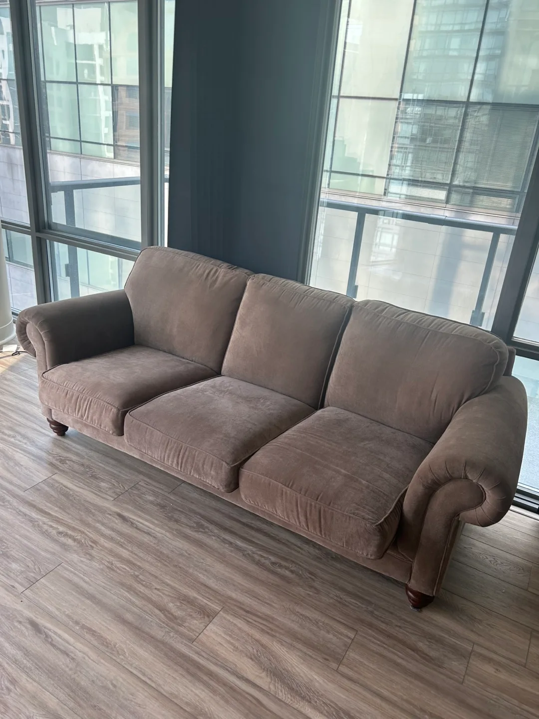 Free Brown Three-Seat Sofa thumbnail