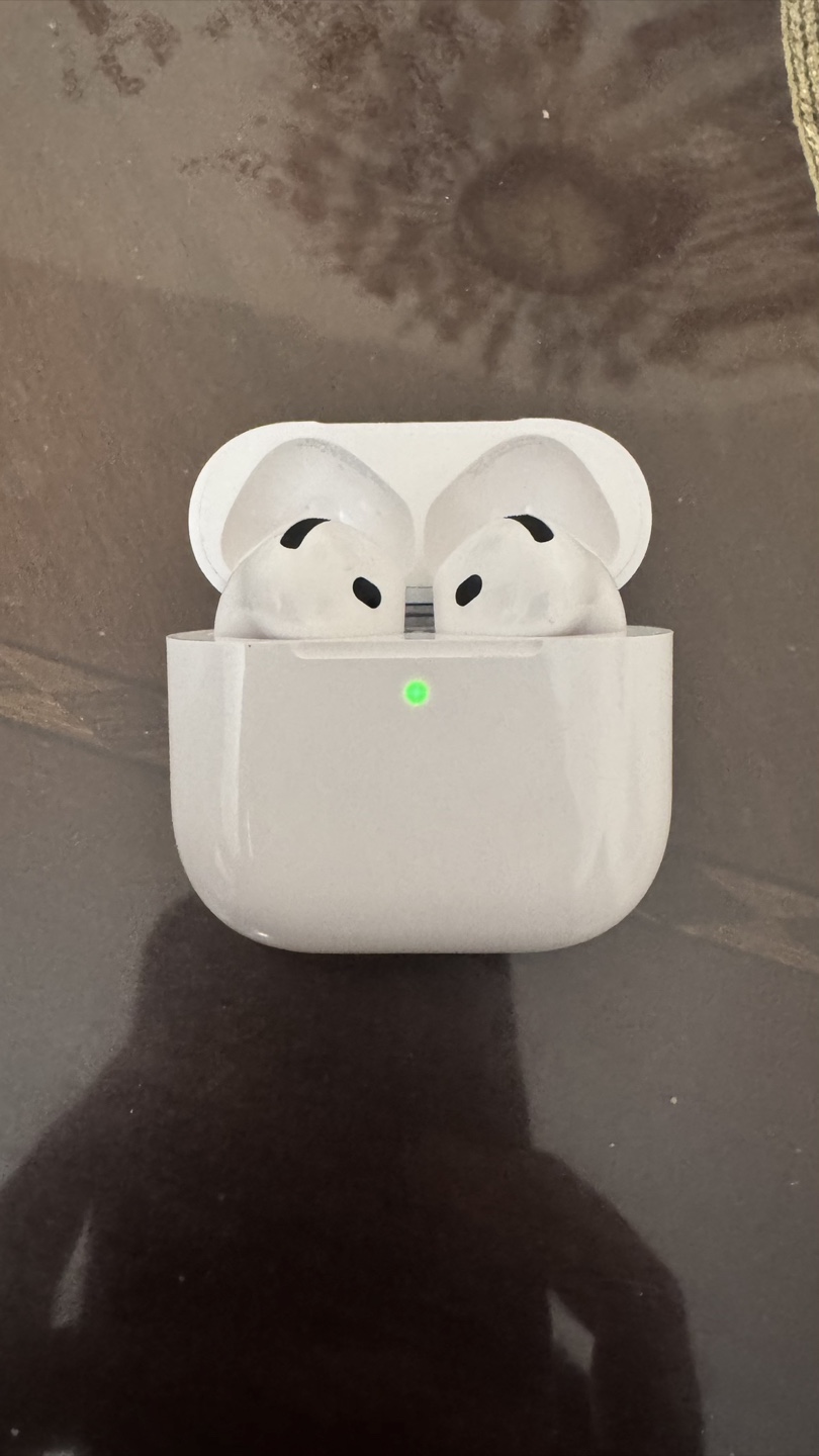 AirPods 4 - photo 2