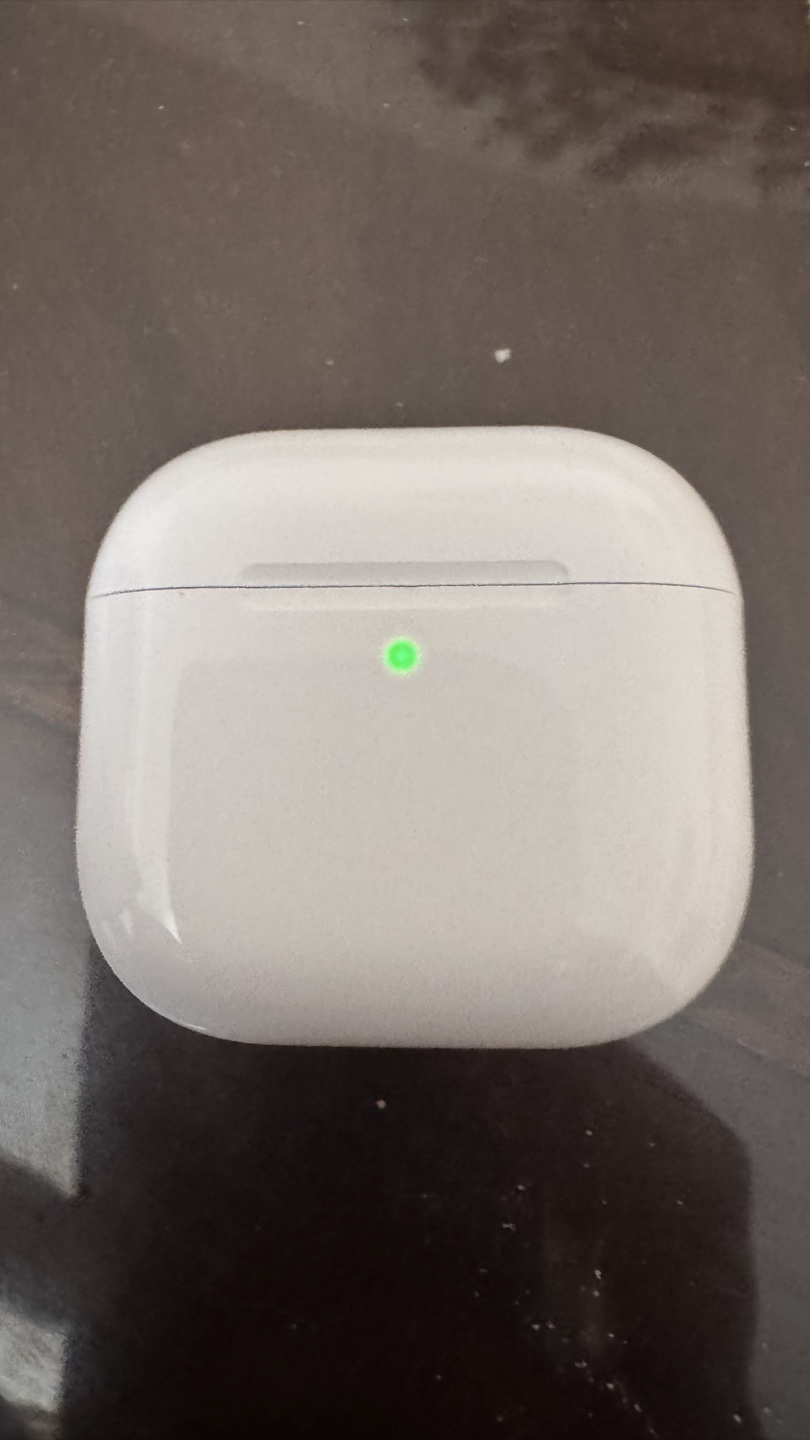 AirPods 4