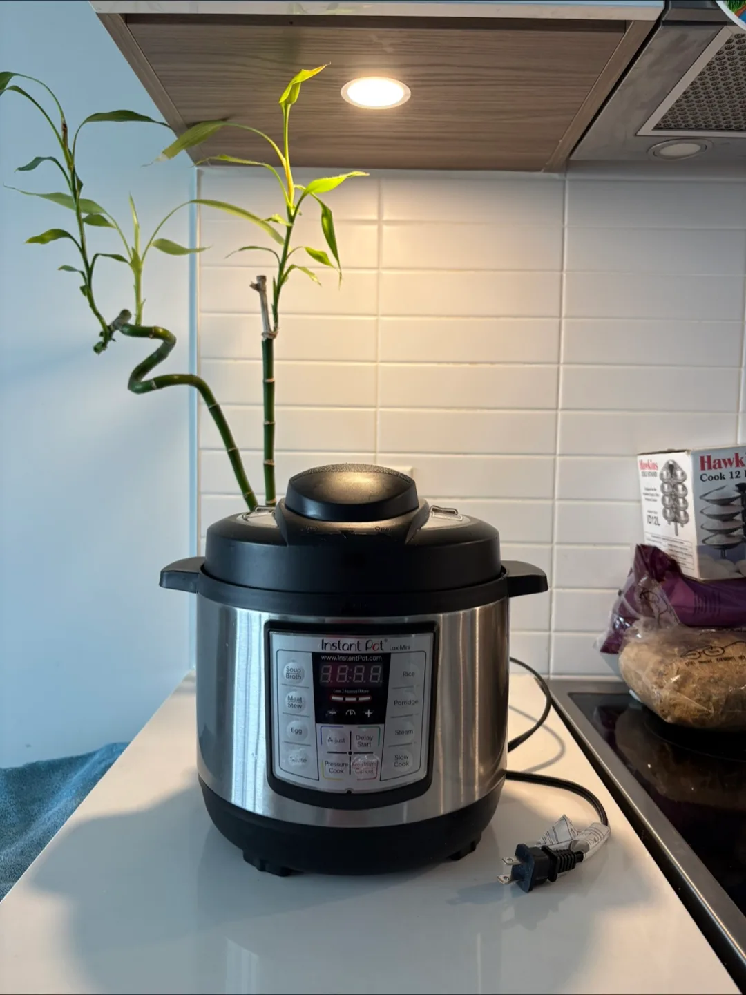 Instant Pot Lux Mini 6-in-1 Electric Pressure Cooker thumbnail