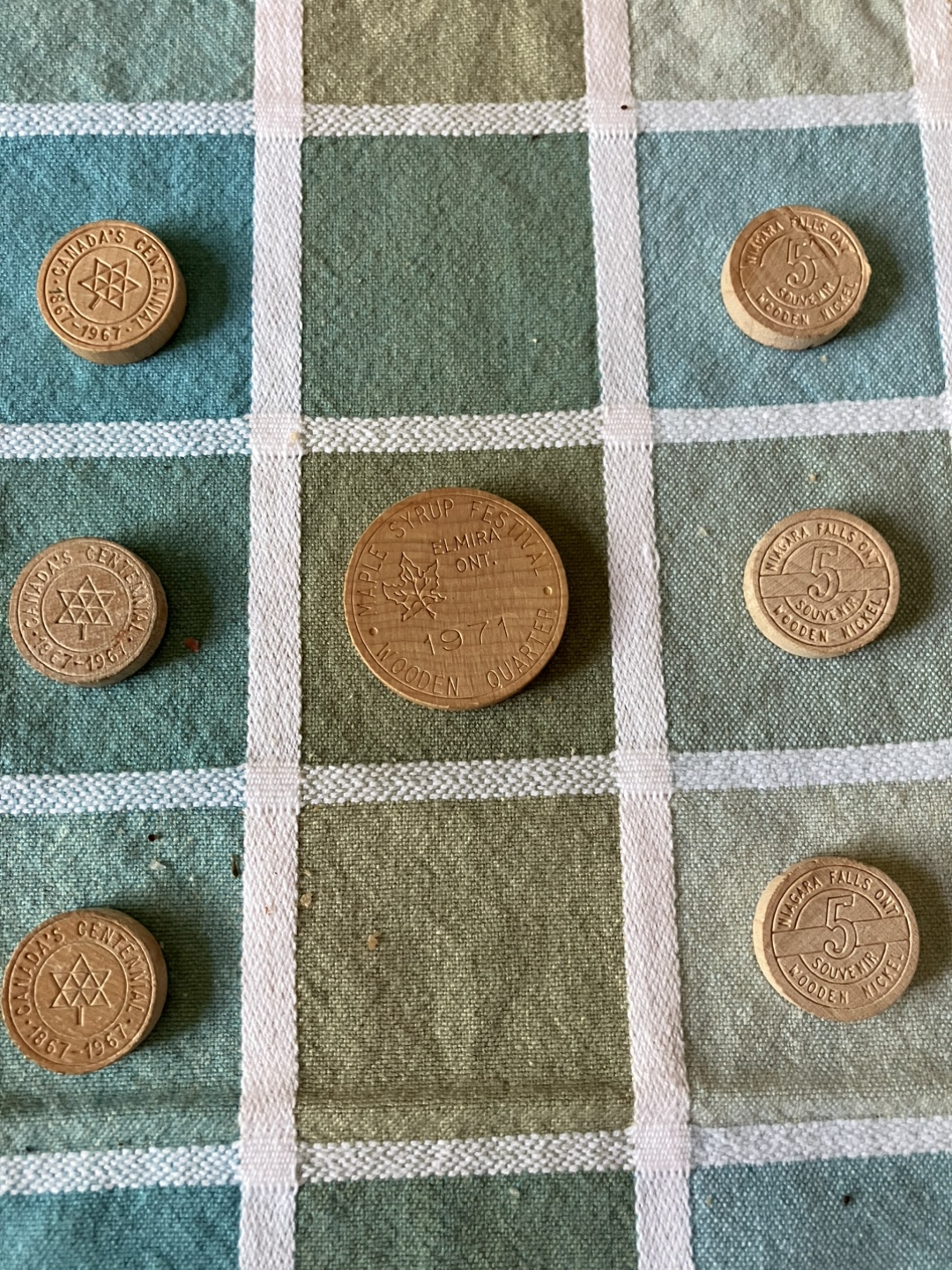 Vintage Wooden Nickels & Souvenir Quarters - photo 2