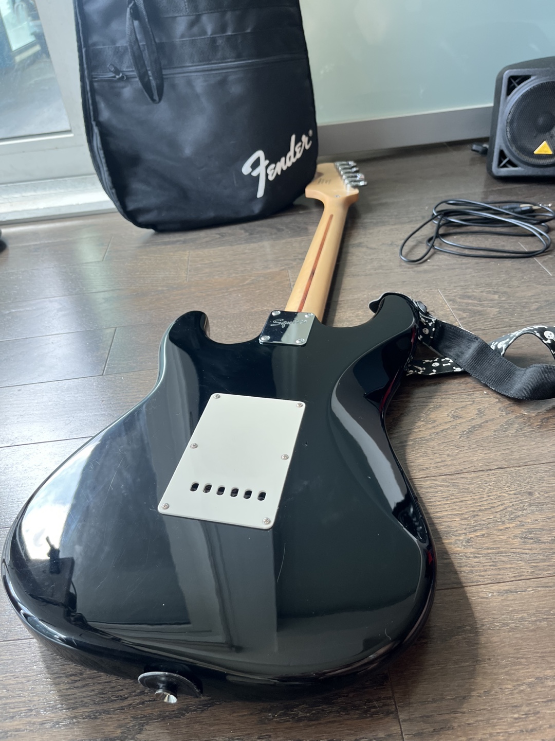 Bundle - Squier Affinity Stratcoaster + Speaker - photo 4