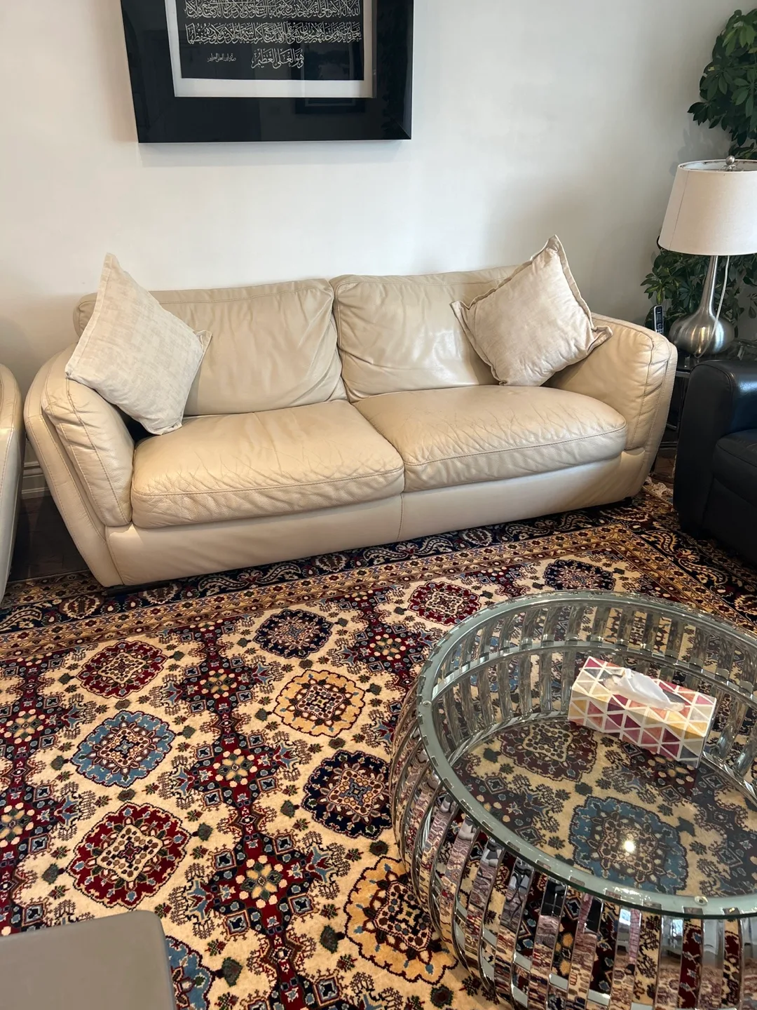 Cream and black Leather Sofa Set image indicator(5)