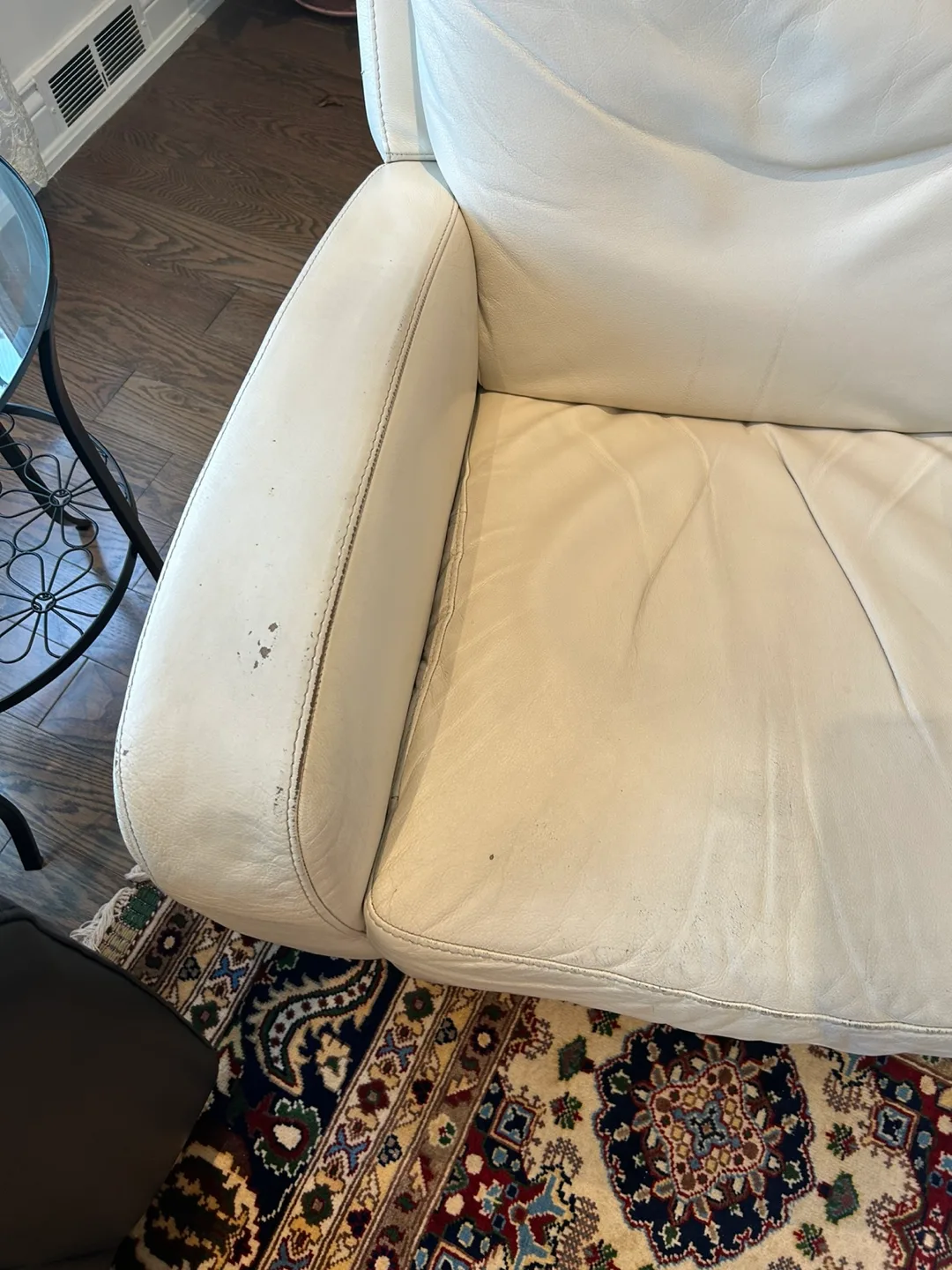 Cream and black Leather Sofa Set image indicator(8)