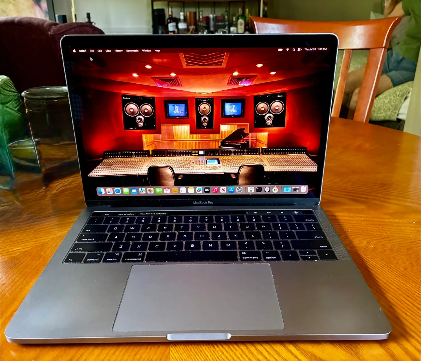 Apple MacBook Pro CHEAP!! thumbnail