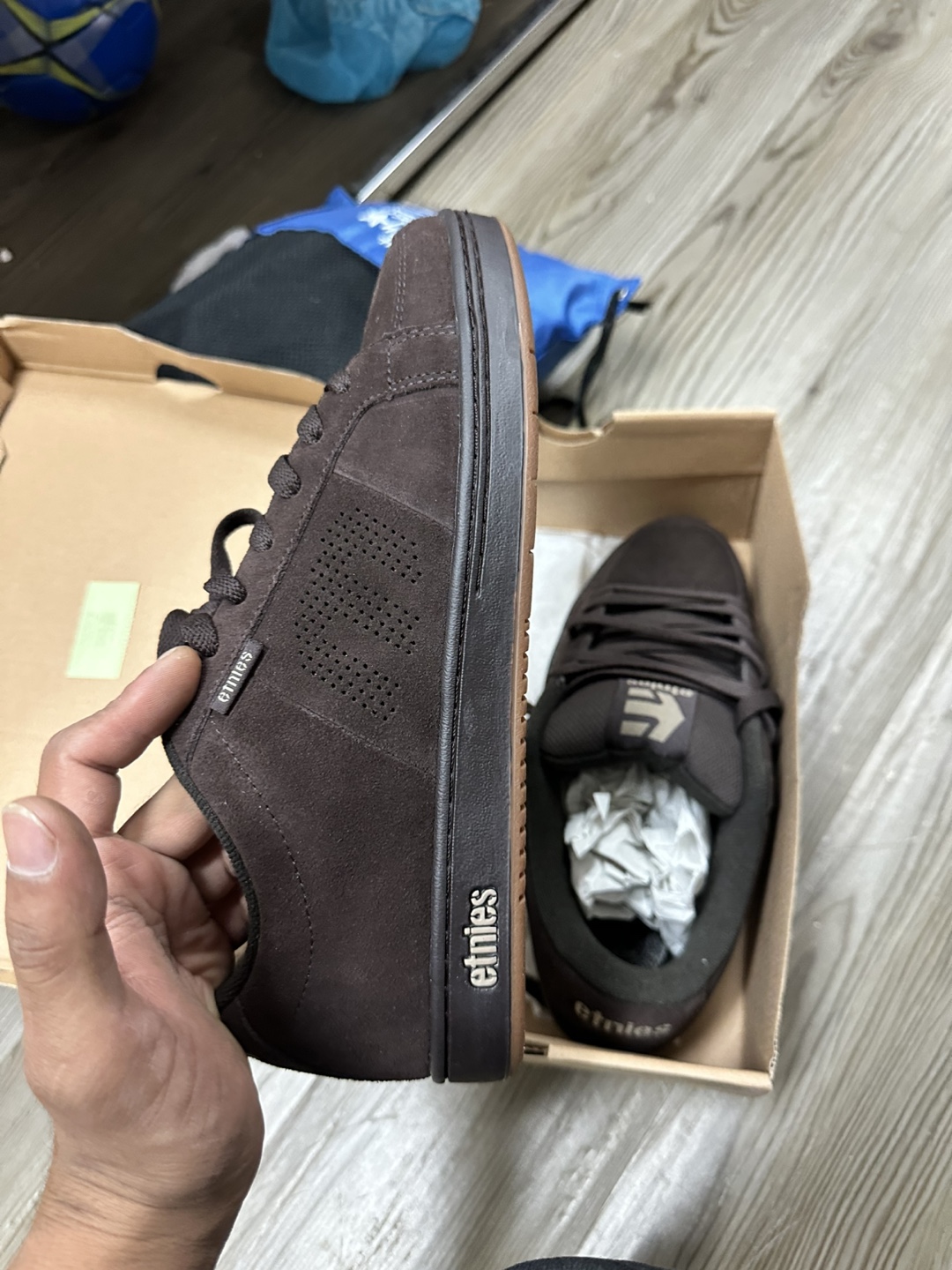 Etnies Brown Suede Skate Shoes, Size 9 - photo 3