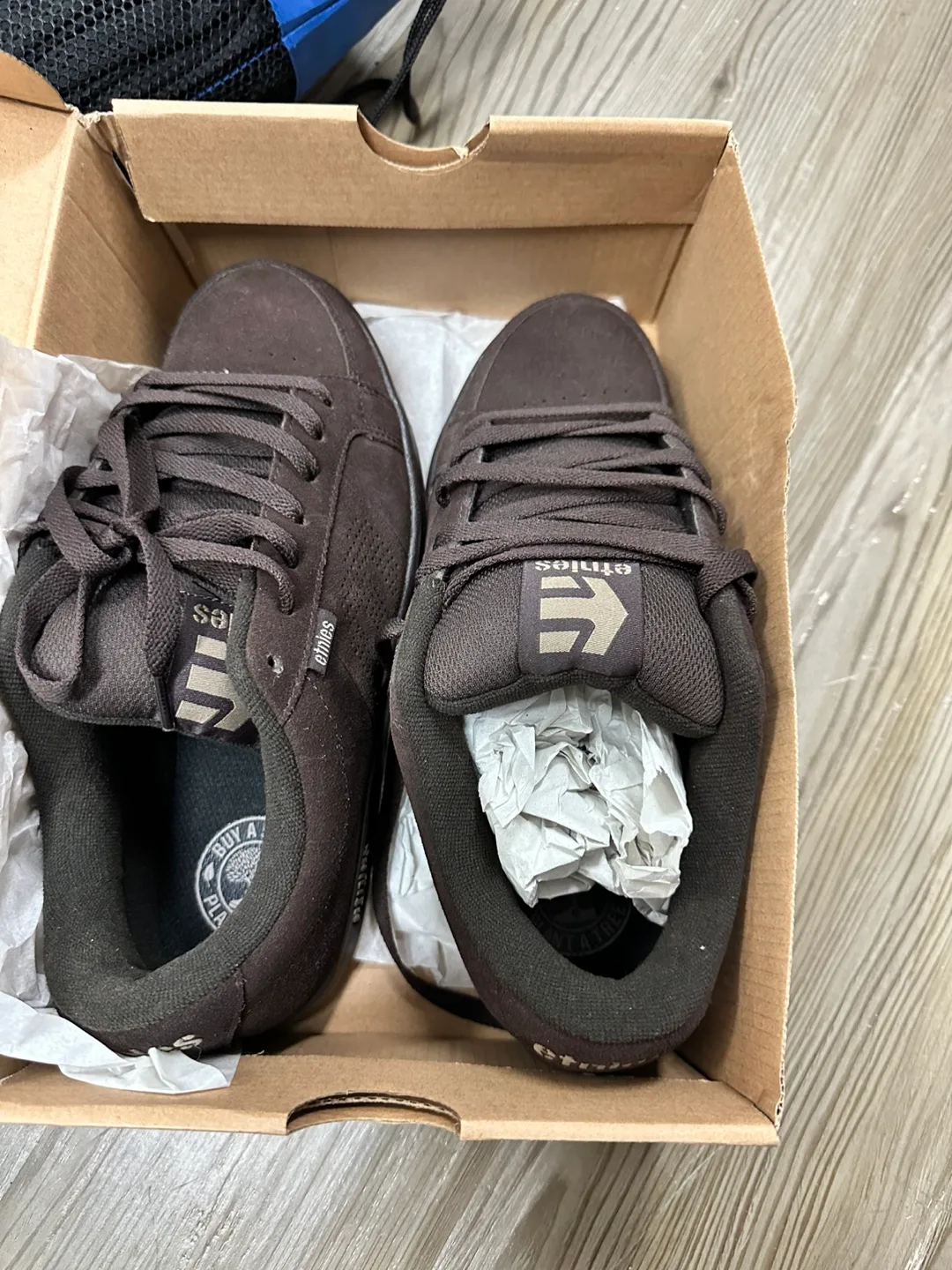 Etnies Brown Suede Skate Shoes, Size 9 thumbnail