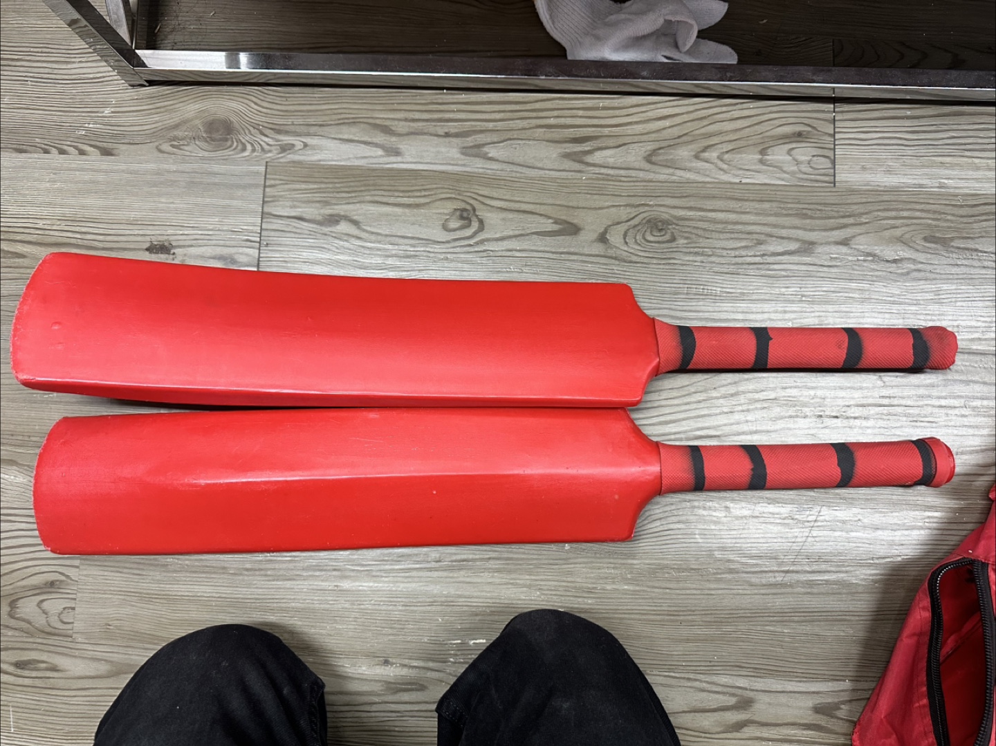 CIBC Kids Red Plastic Cricket Set - photo 3