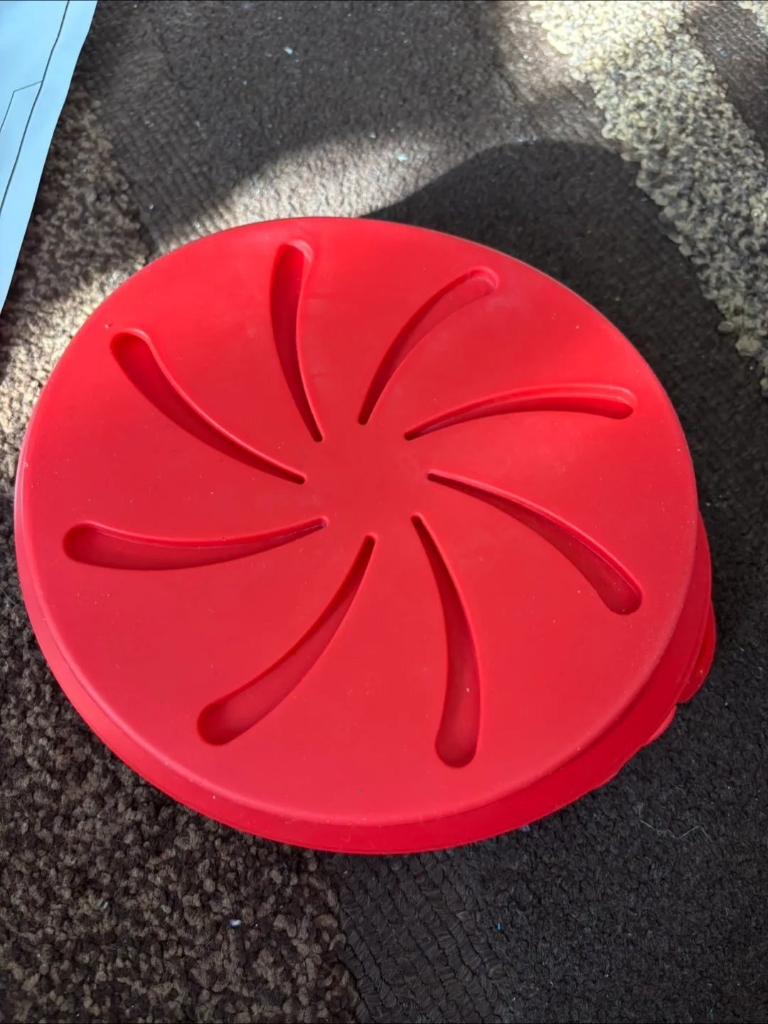 Round Red Silicone Baking Pan thumbnail