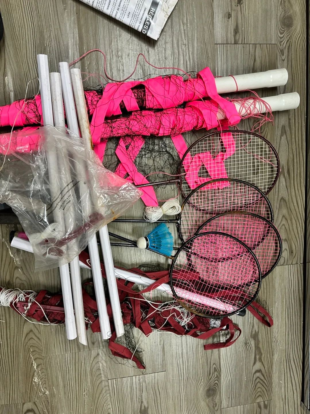 Badminton Set with Net & Rackets thumbnail