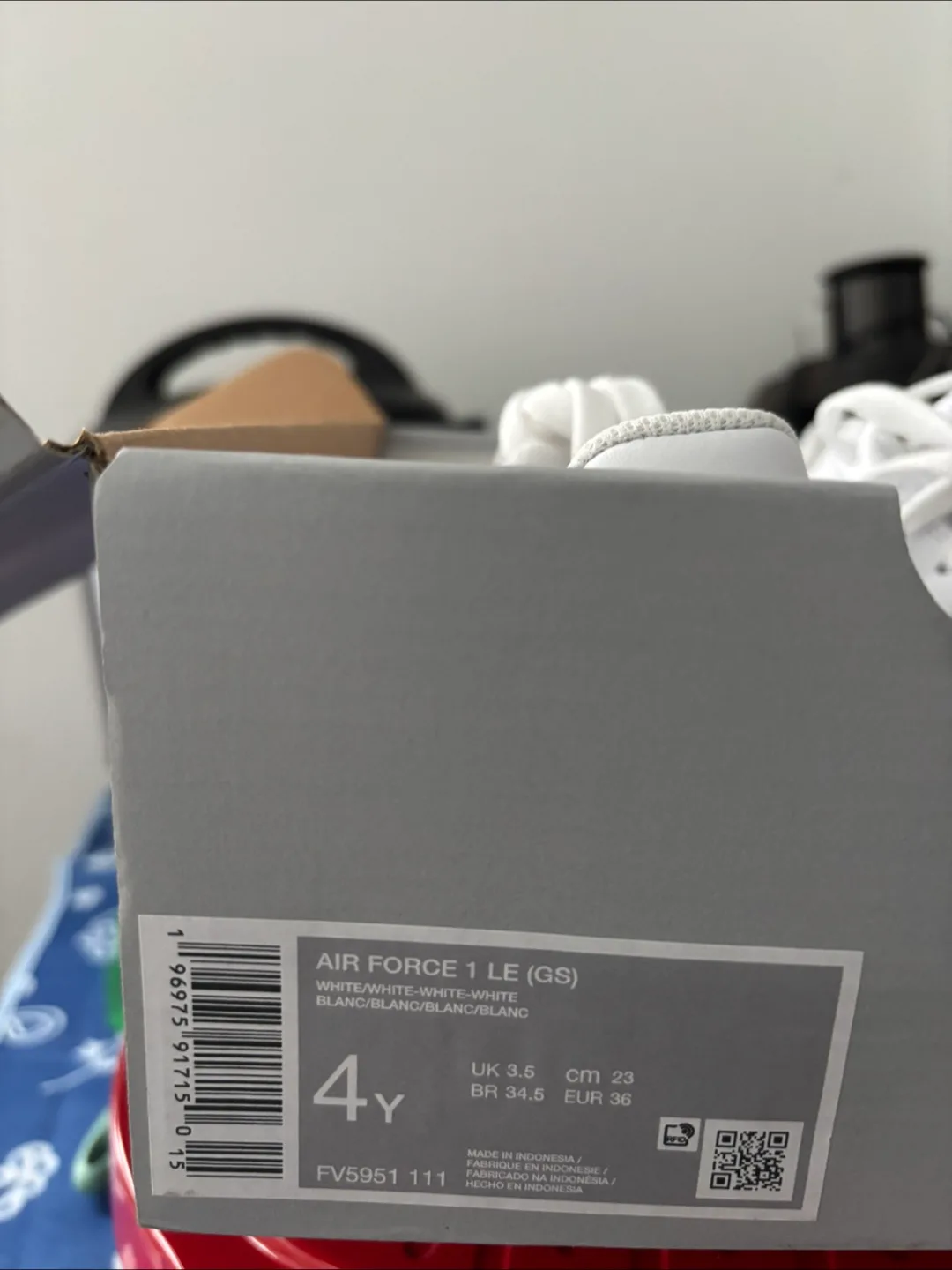 Nike Air Force 1 LE (GS) White, Size 4Y image indicator(3)