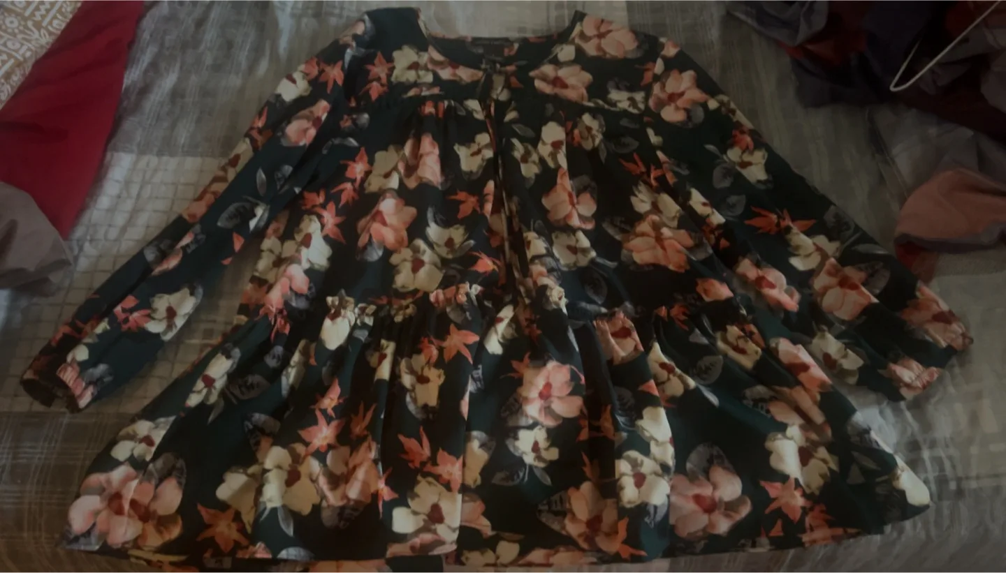 Chelsea & Theodore Floral Top thumbnail