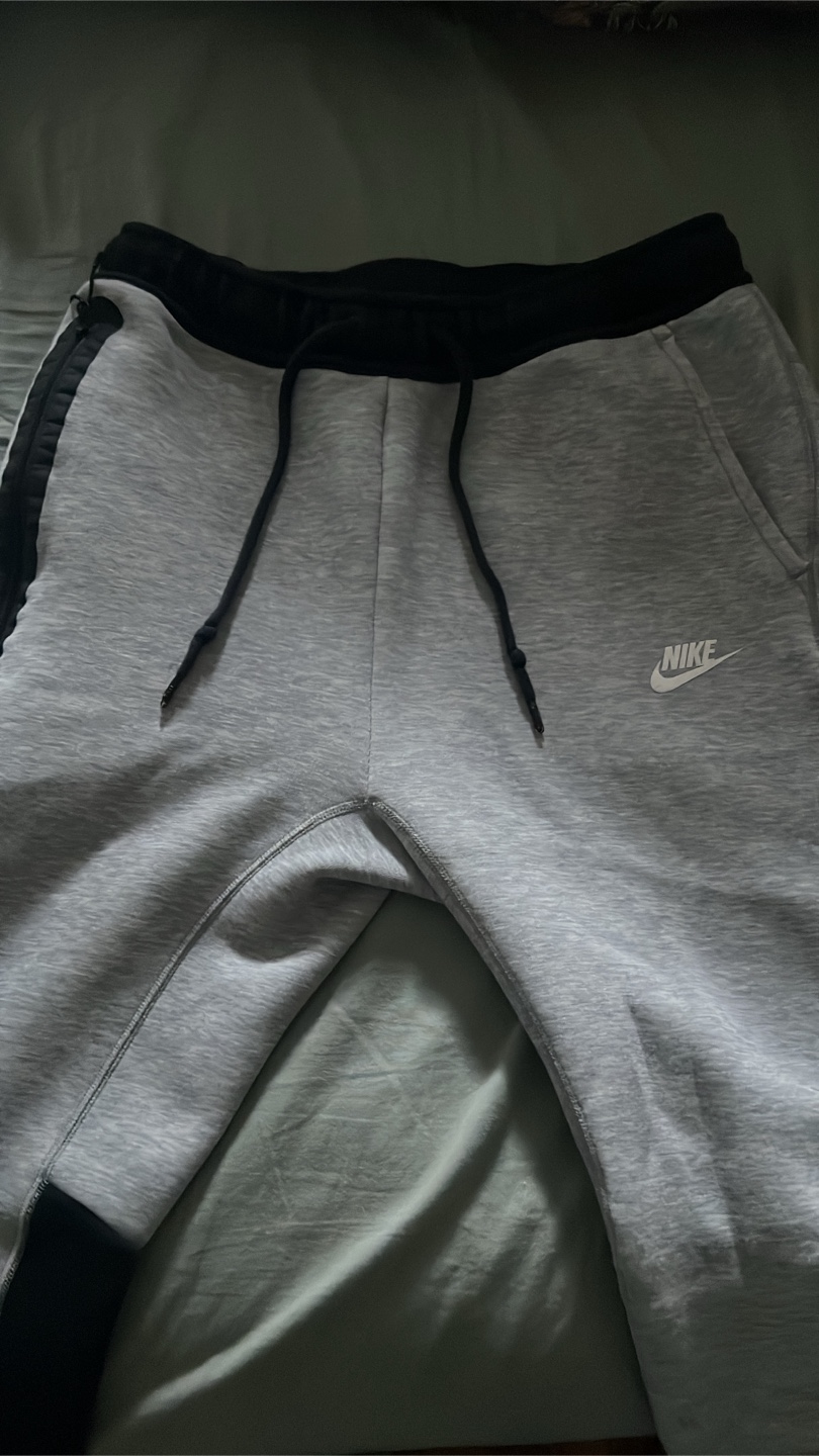 Nike Tech Fleece Gray/Black Tracksuit (M)