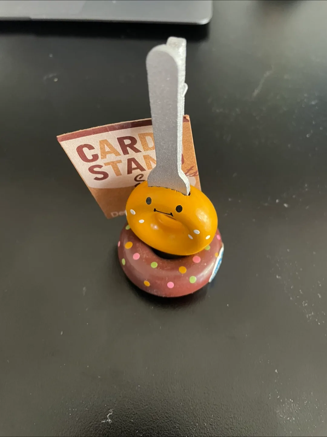 Donut Card Stand image indicator(2)