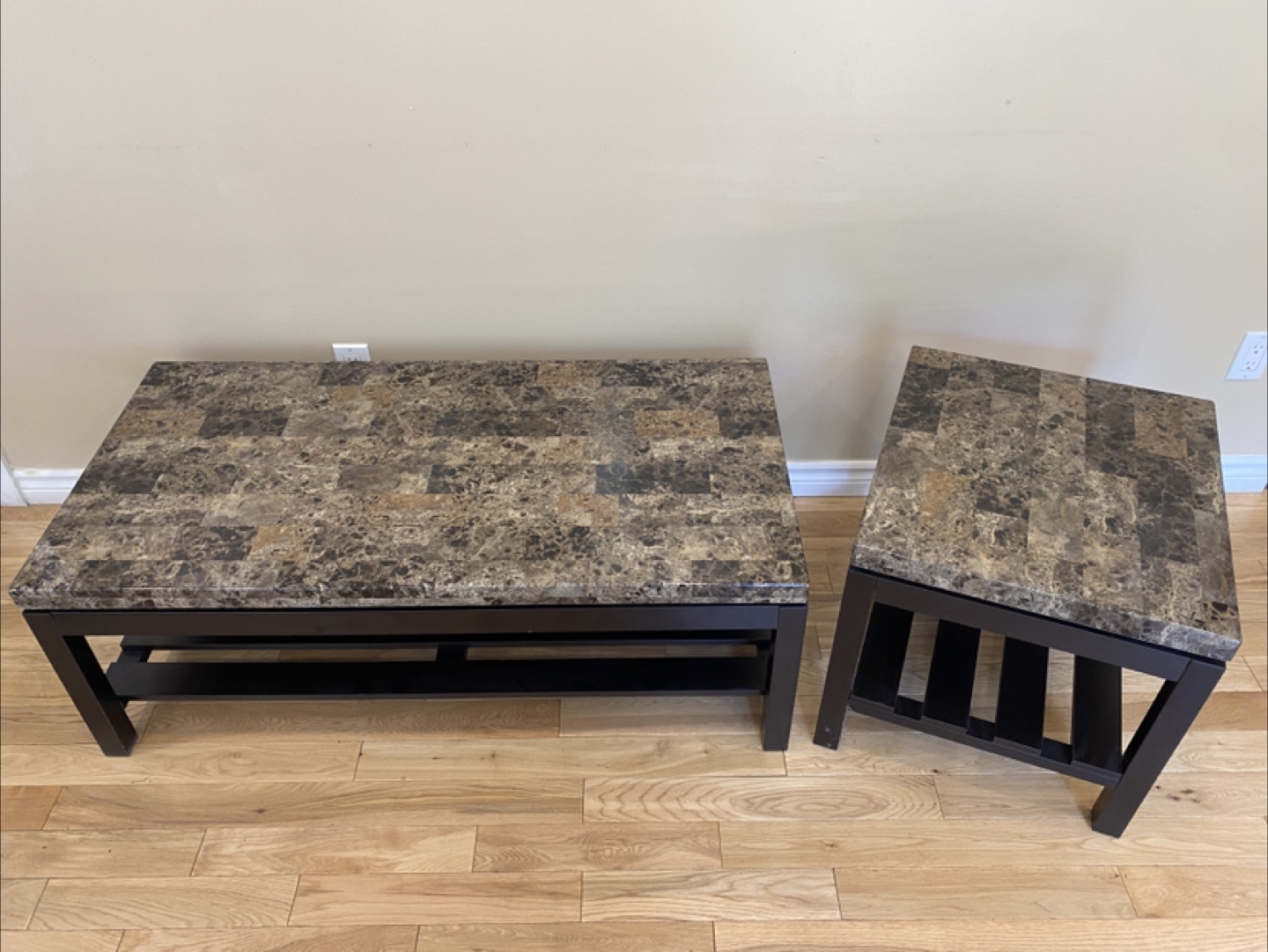 Beautiful Marble Style Coffee Table & Side Table (CAN DELIVER)