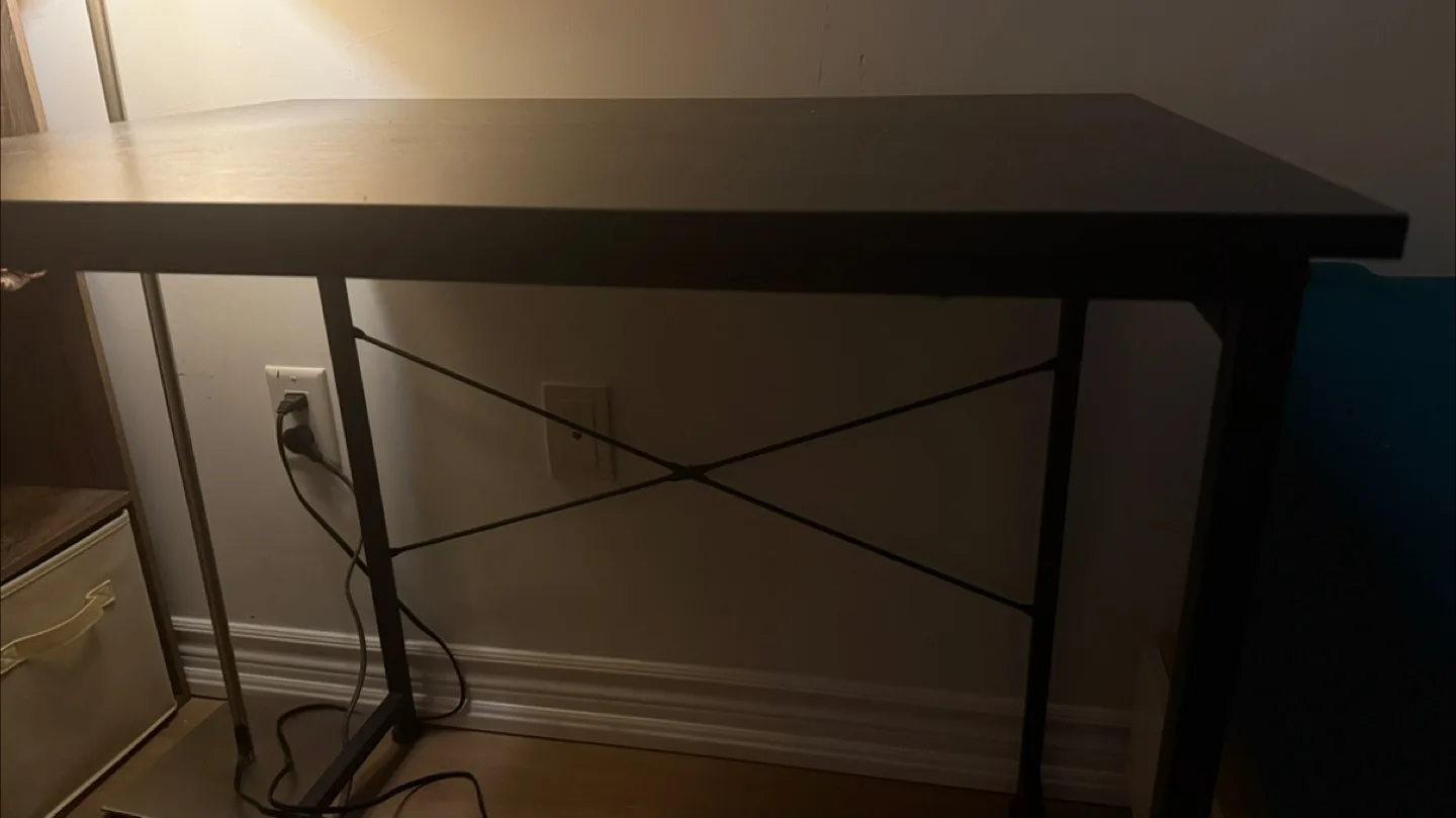 Beautiful Sleek Small Desk ASAP pickup thumbnail