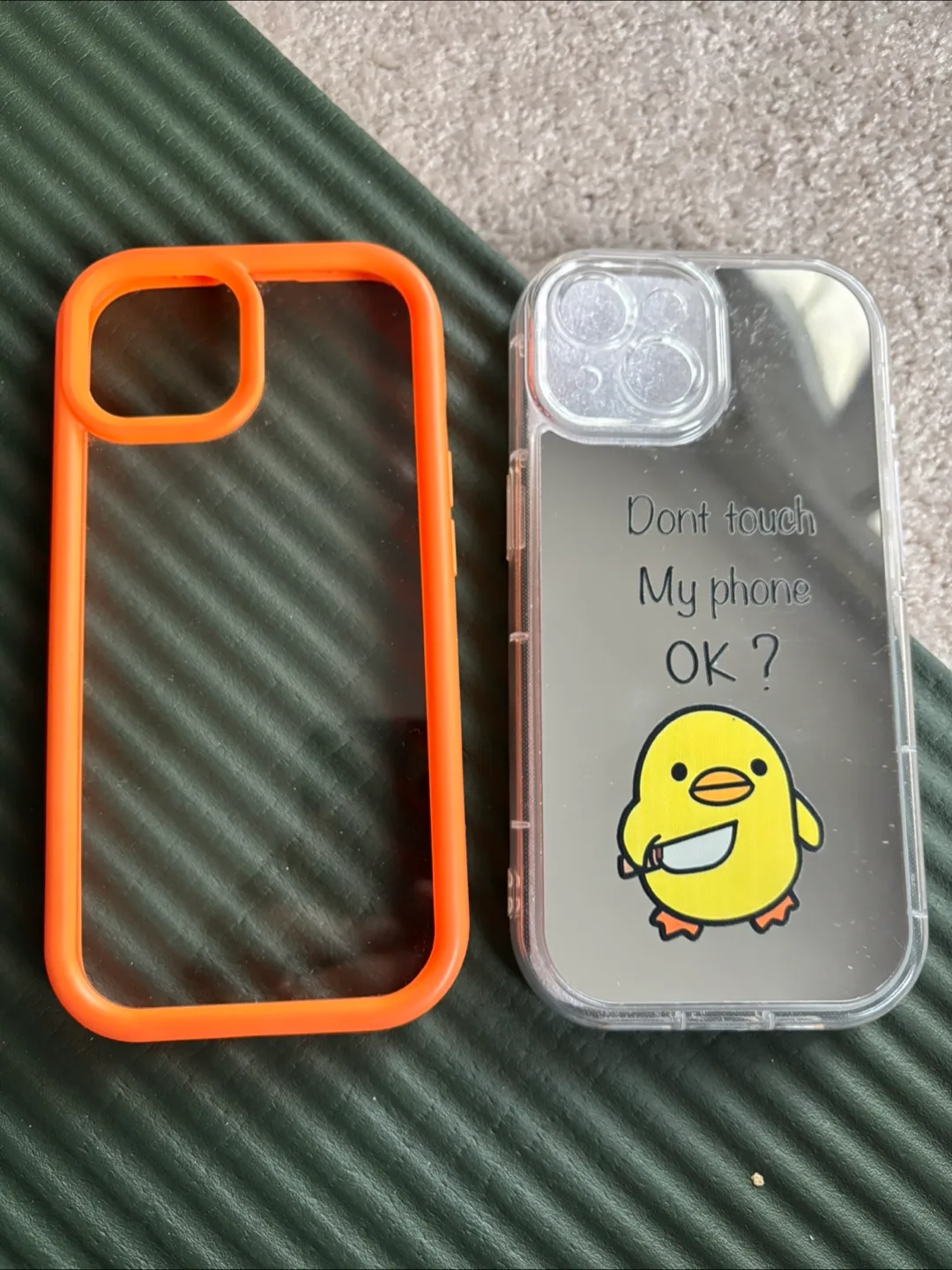 iPhone 15 case with chick design image indicator(2)