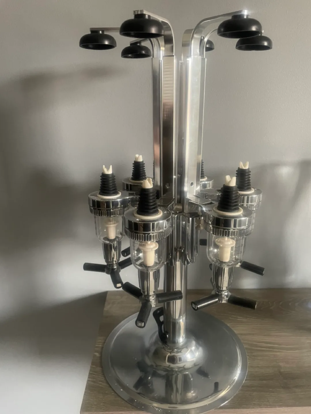 Liquor Dispenser - 6 Bottle Revolving Bar Butler image indicator(3)